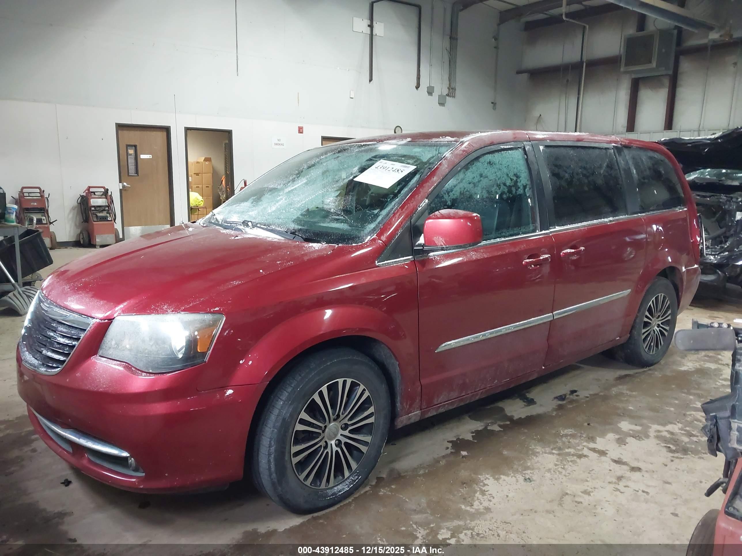 CHRYSLER TOWN image 2