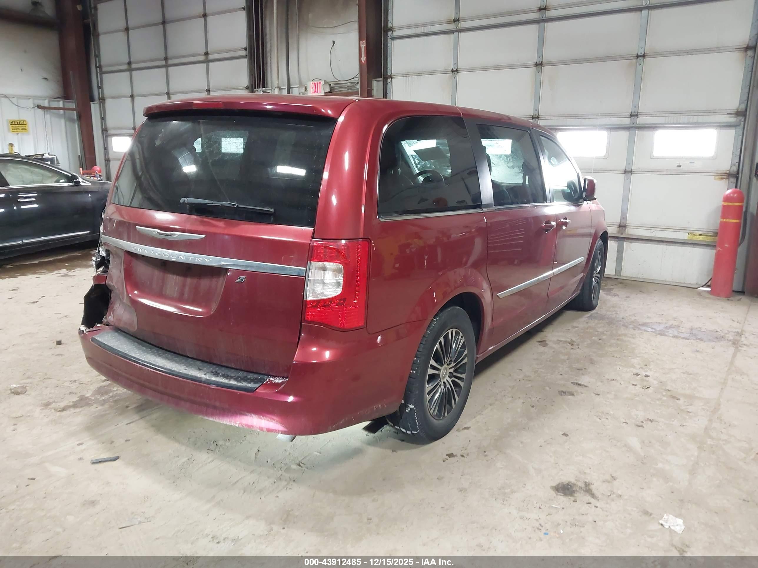 CHRYSLER TOWN image 4