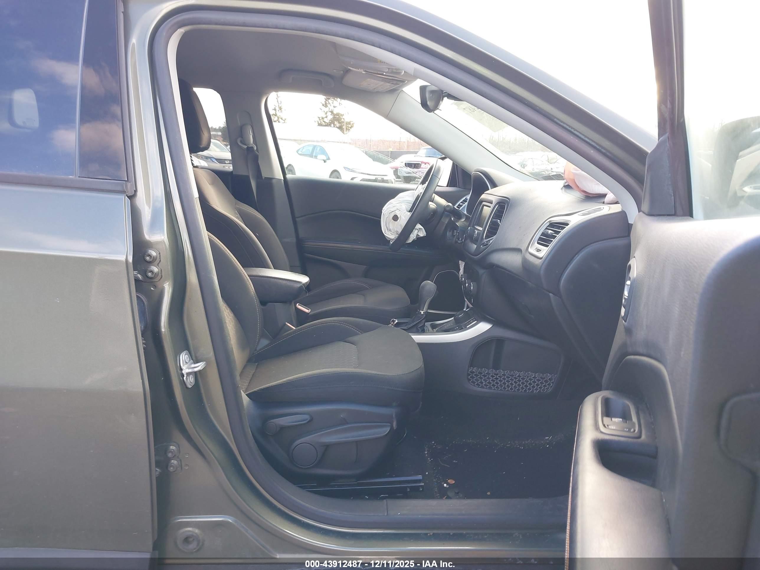 JEEP COMPASS image 5