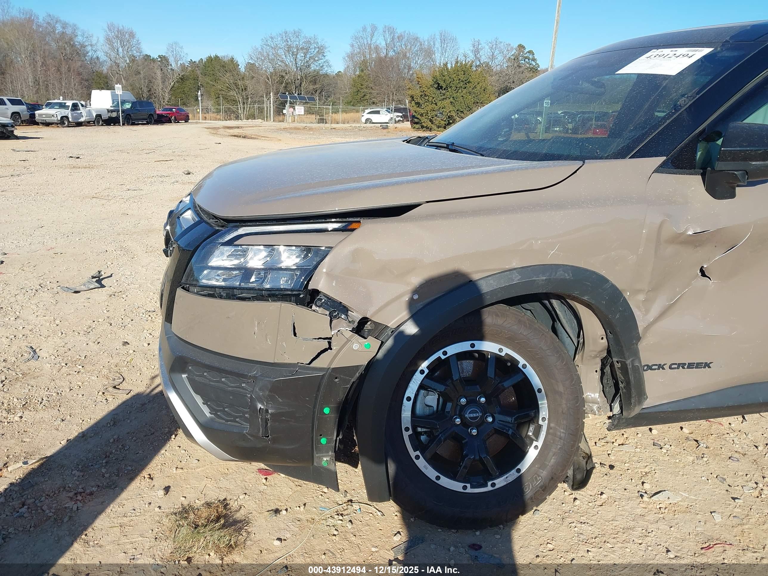 NISSAN PATHFINDER image 6