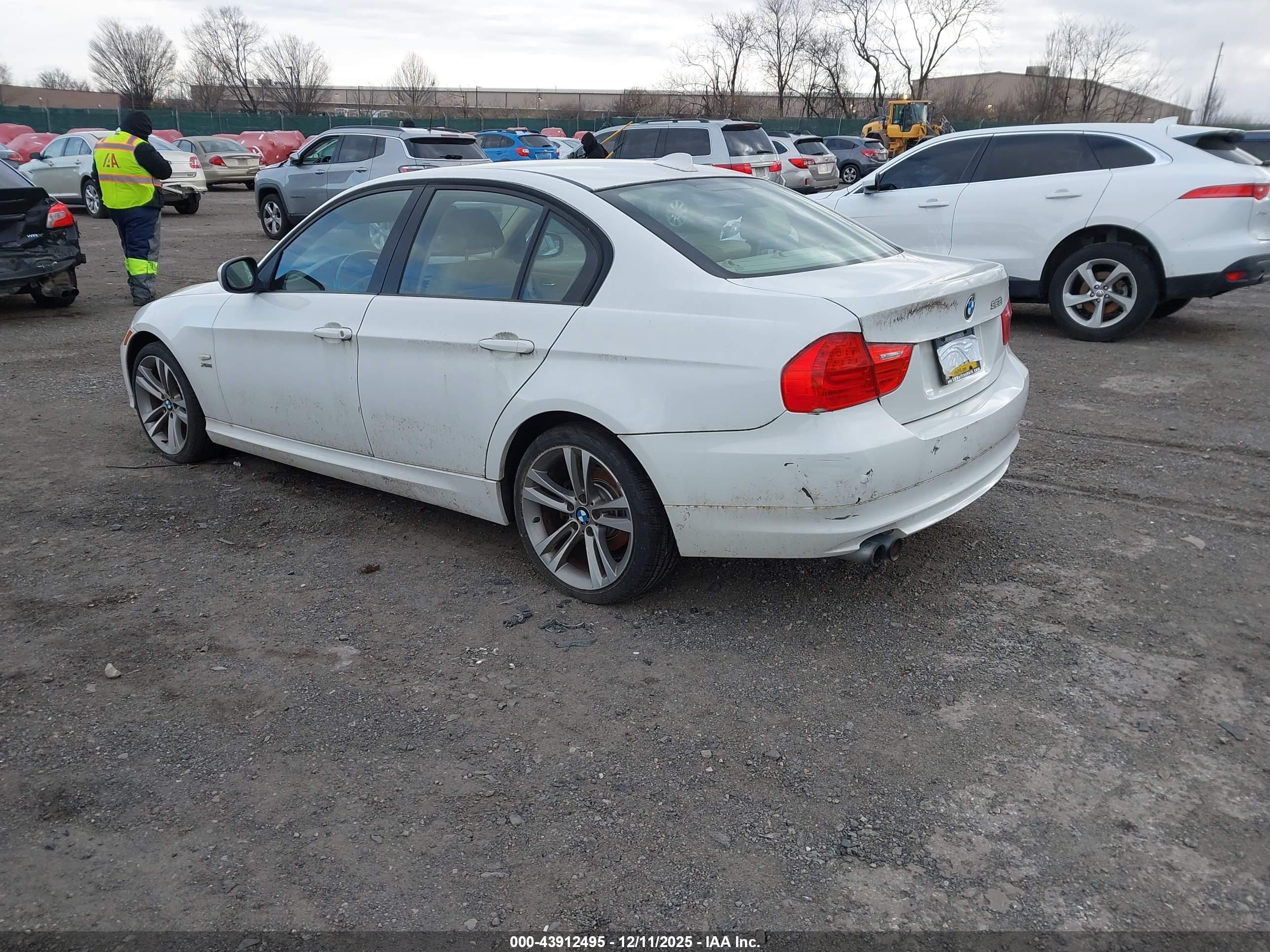 BMW 328I image 3