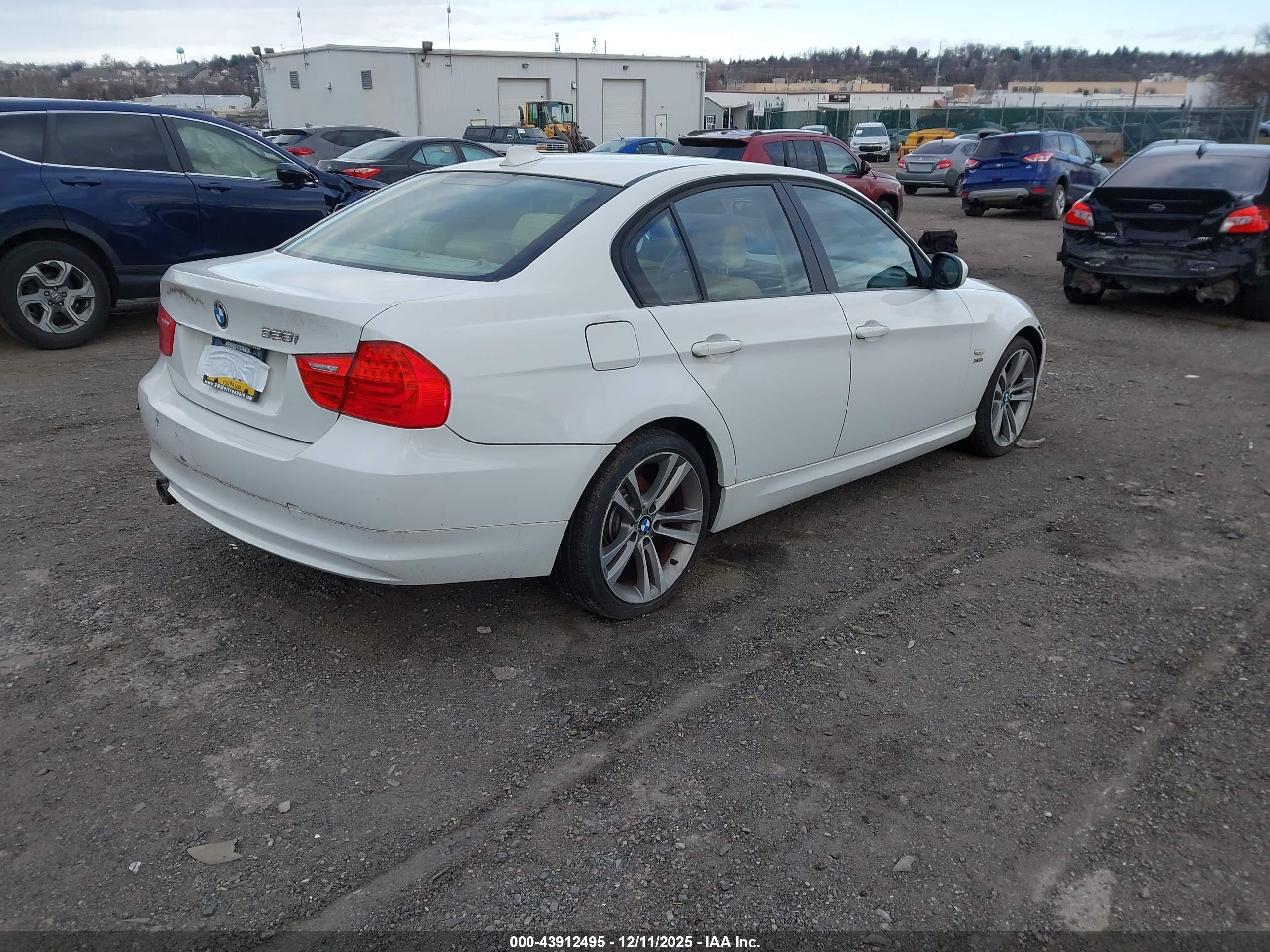 BMW 328I image 4