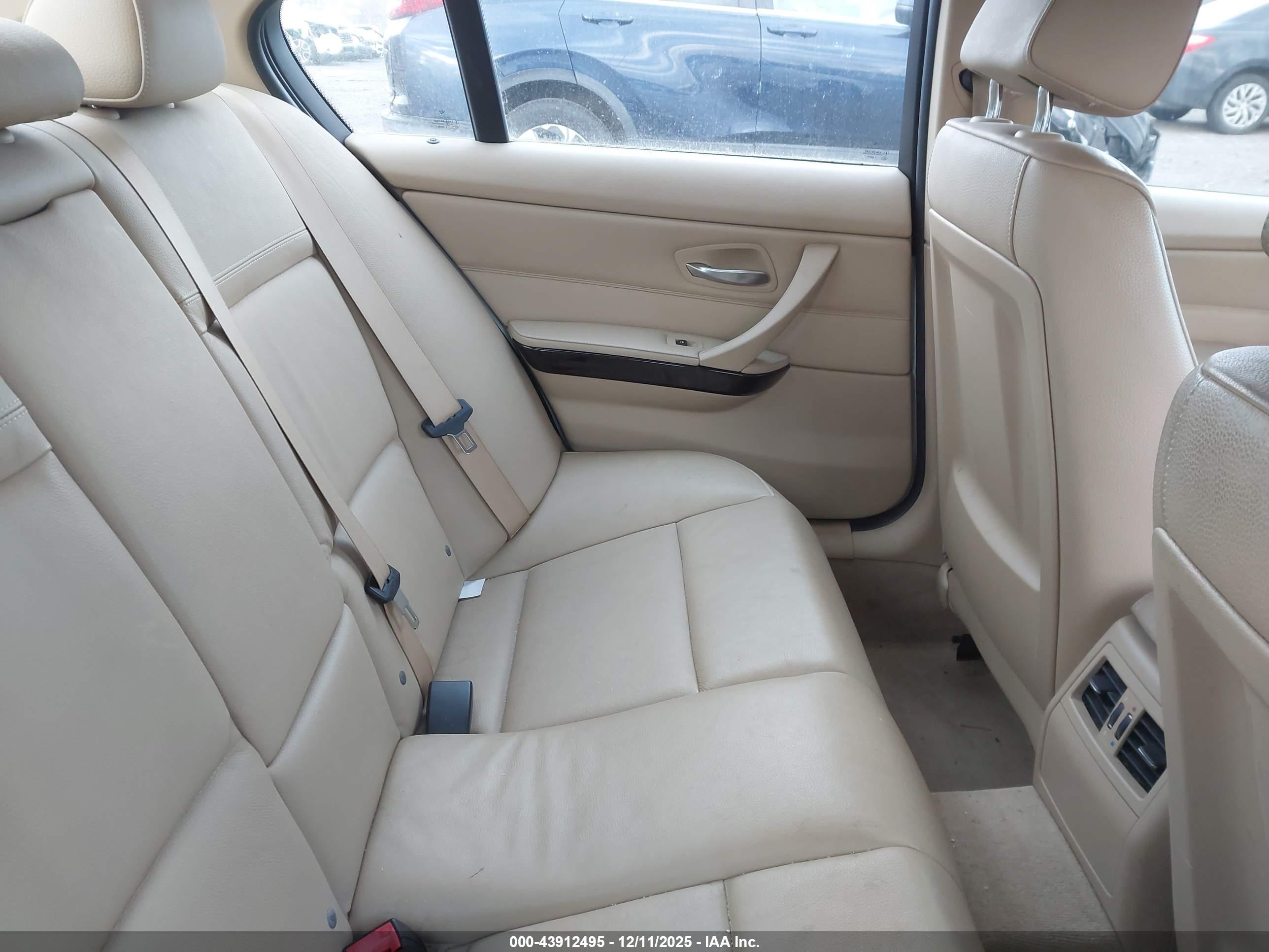 BMW 328I image 8
