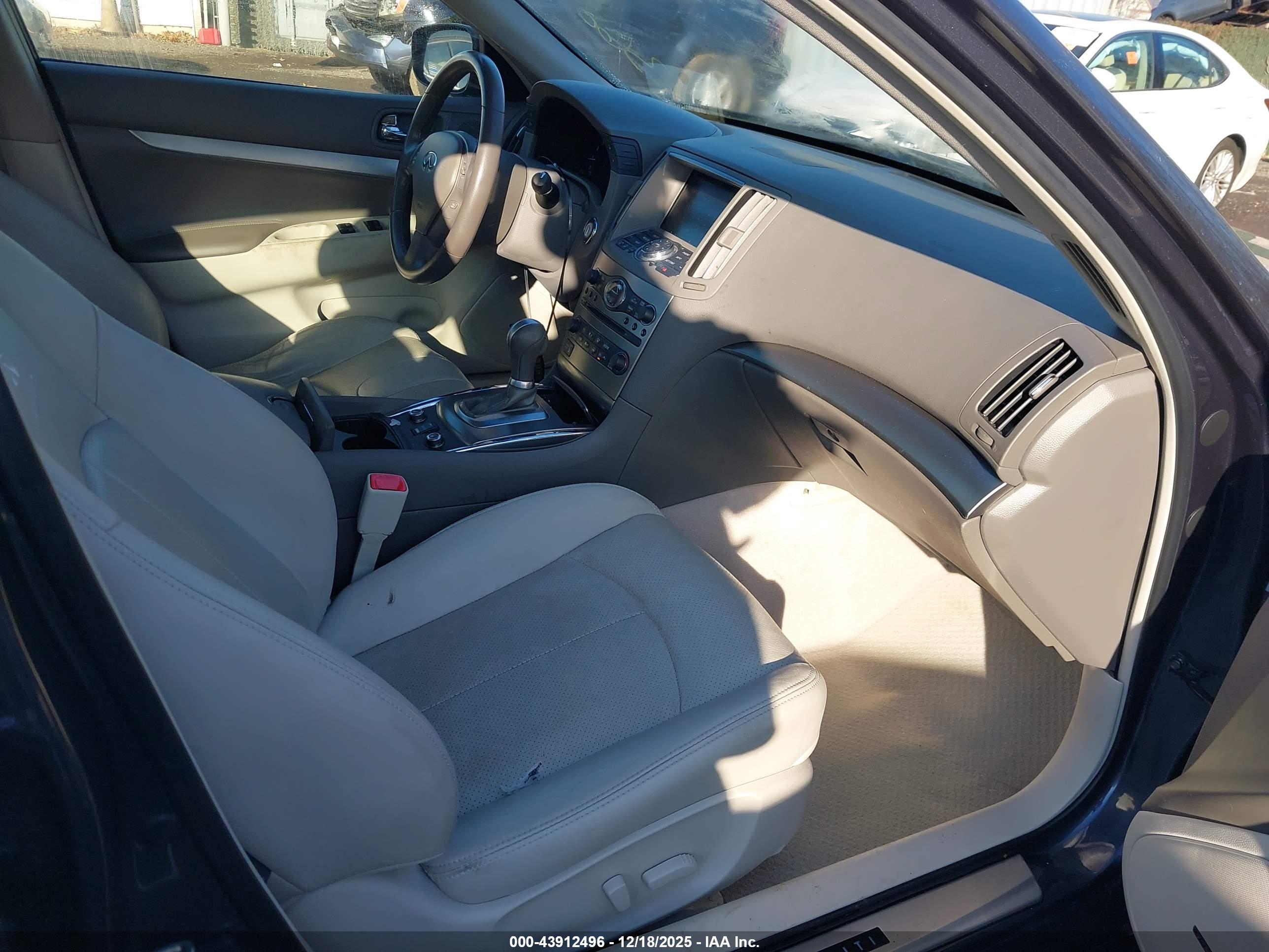 INFINITI G37X image 5