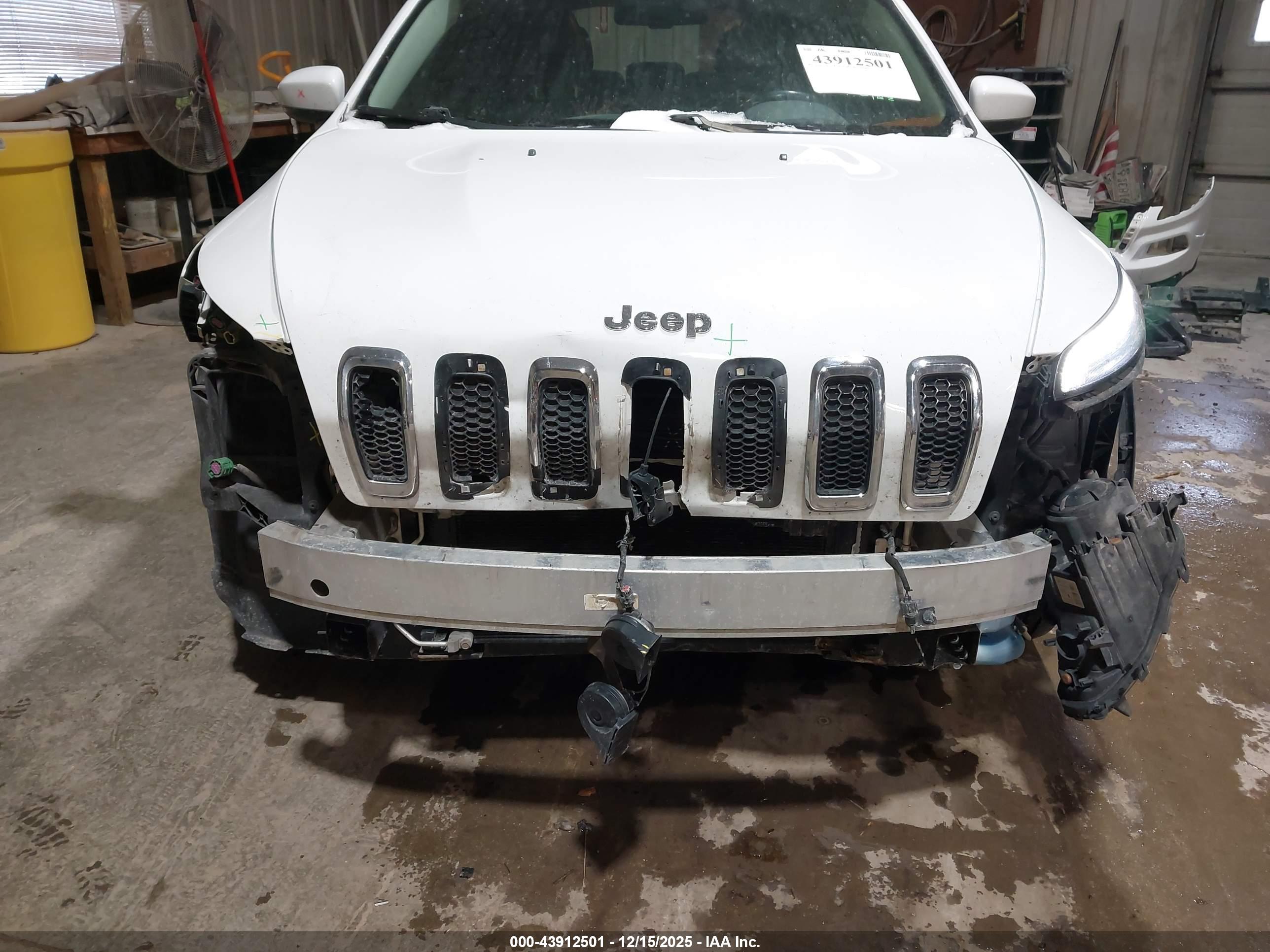 JEEP CHEROKEE image 6
