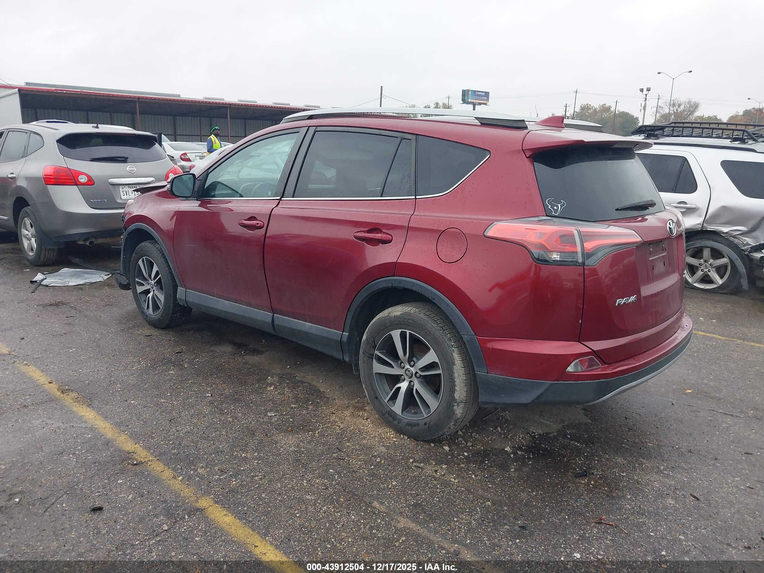 TOYOTA RAV4 image 3