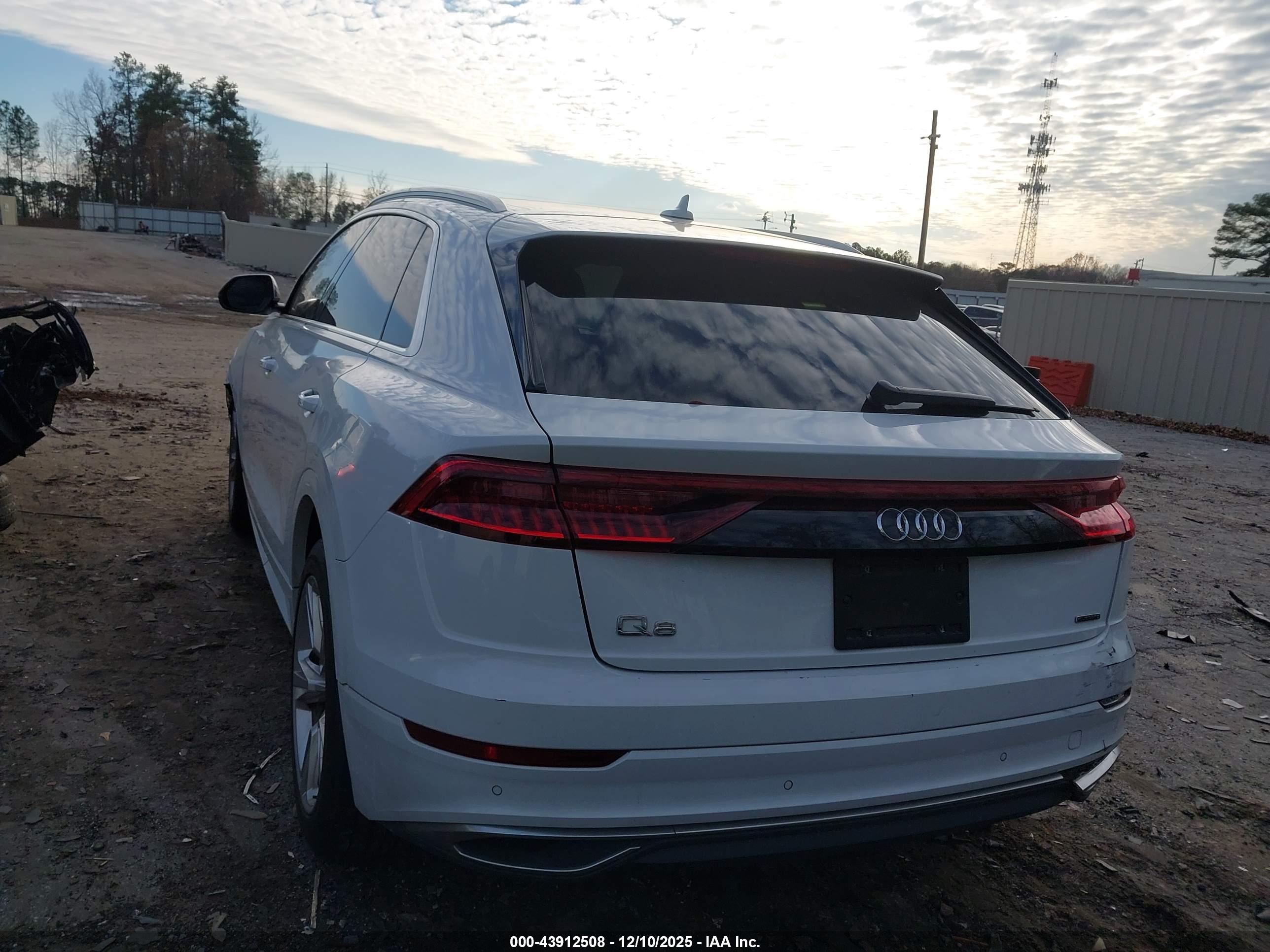 AUDI Q8 image 3