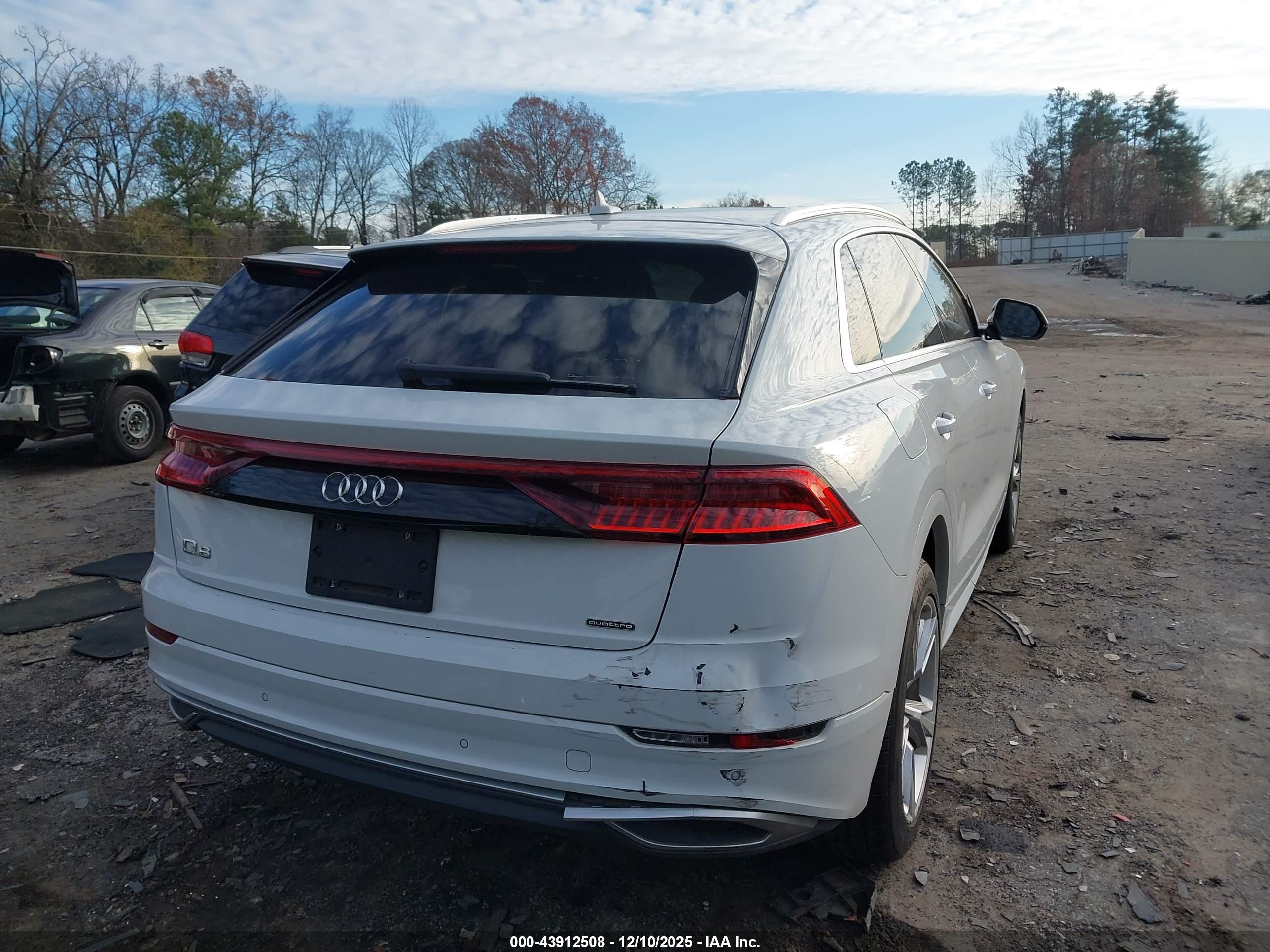 AUDI Q8 image 4