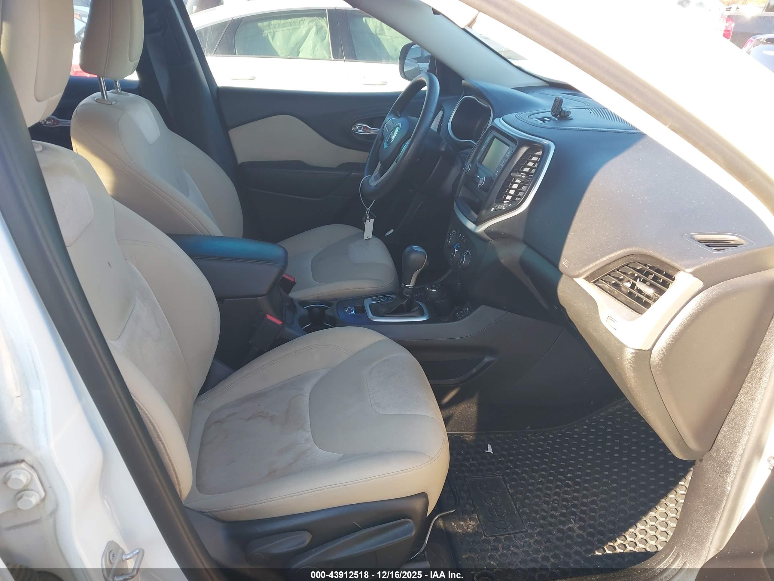 JEEP CHEROKEE image 5