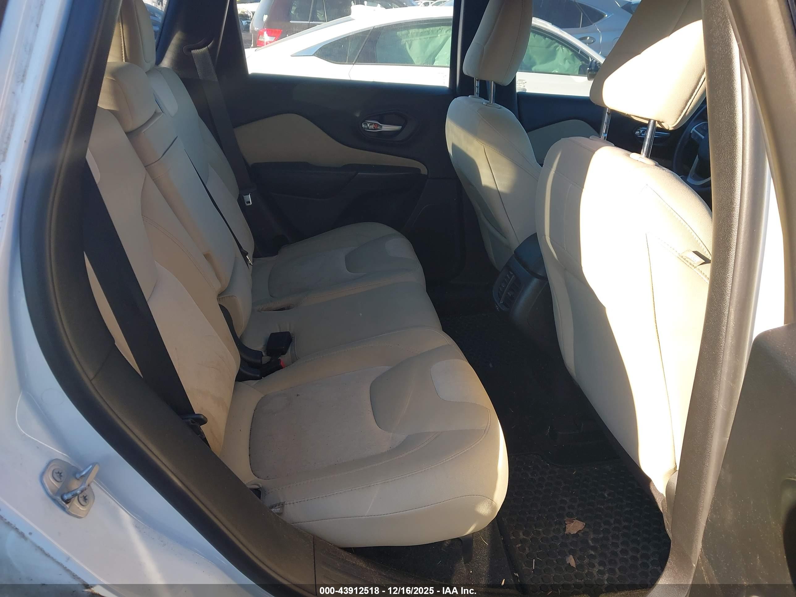JEEP CHEROKEE image 8