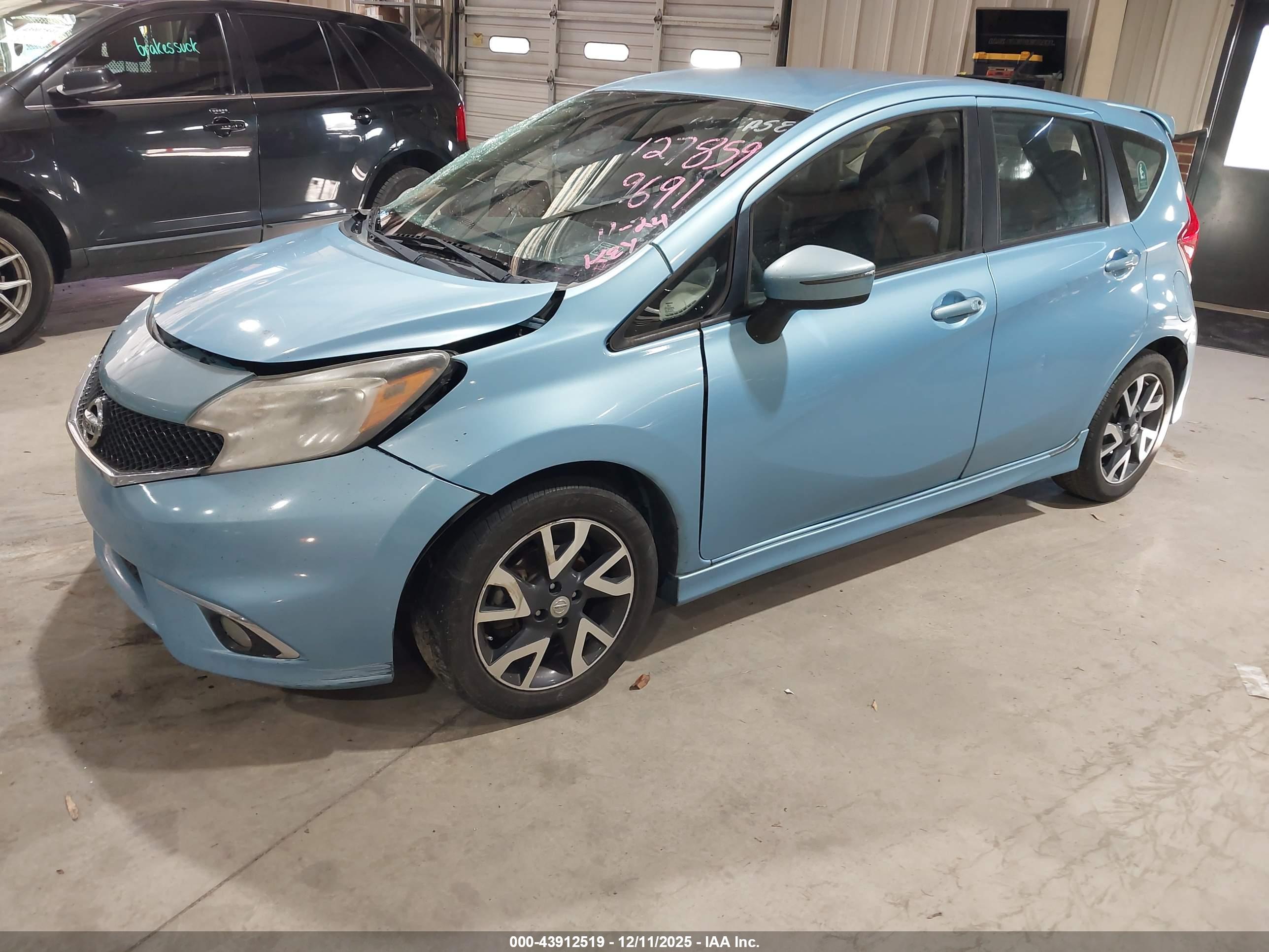 NISSAN VERSA image 2