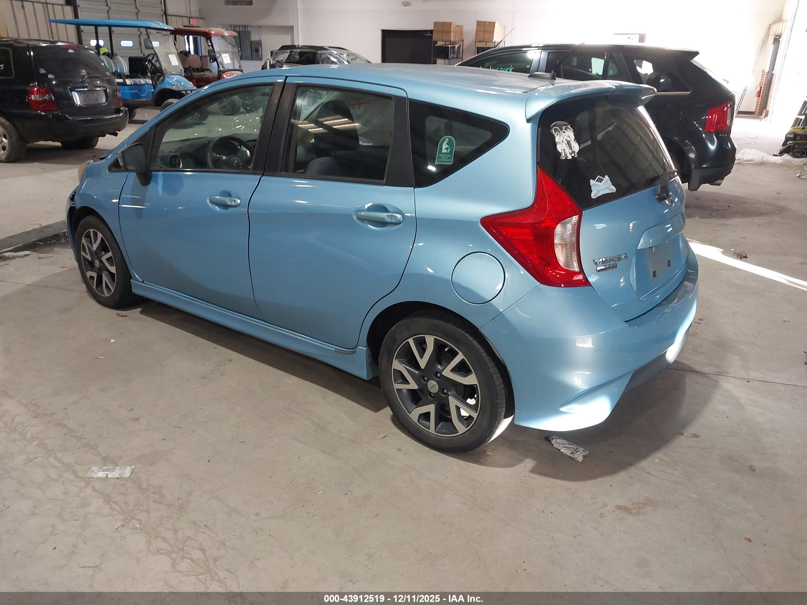 NISSAN VERSA image 3