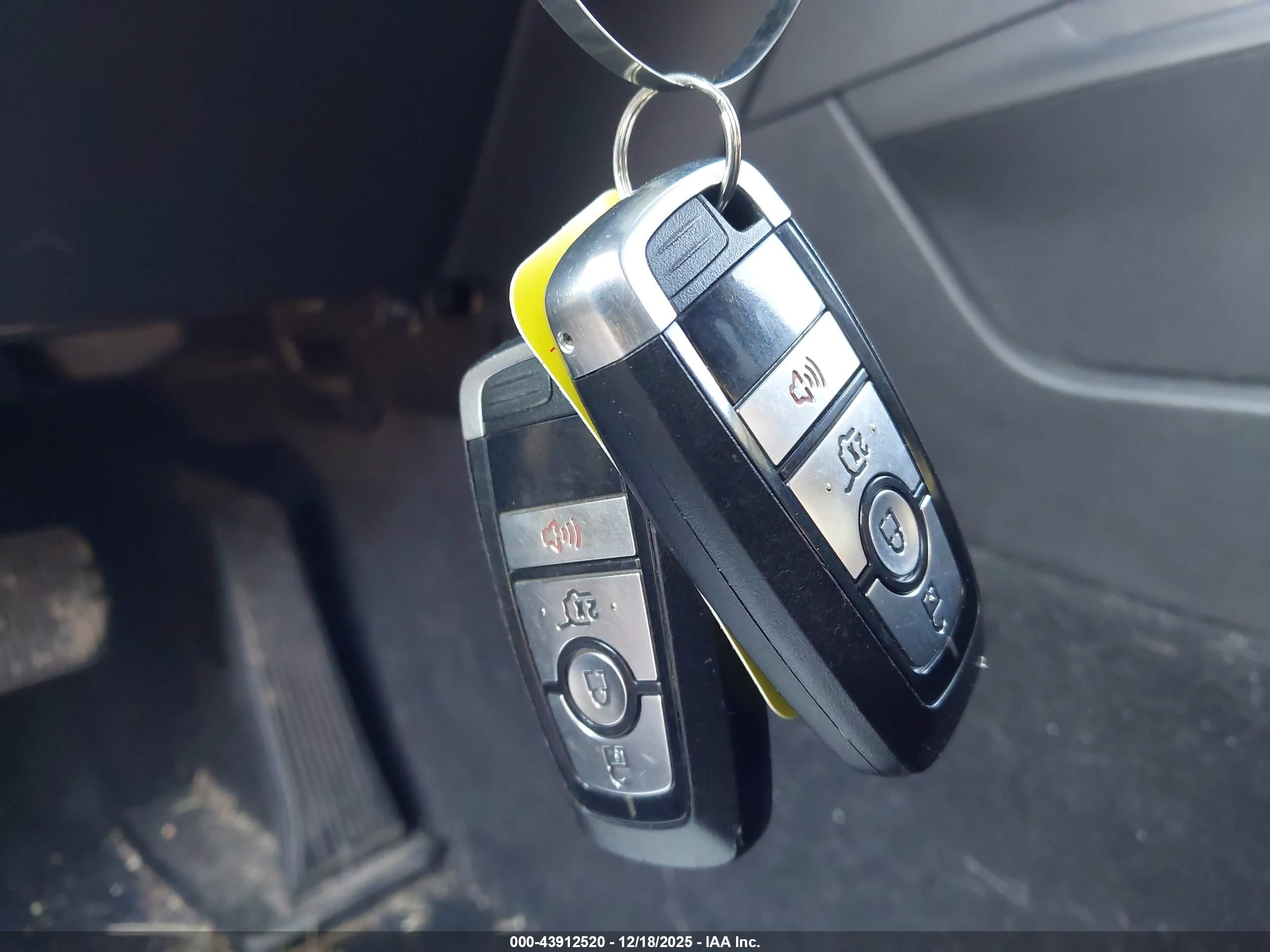 FORD EXPLORER image 11