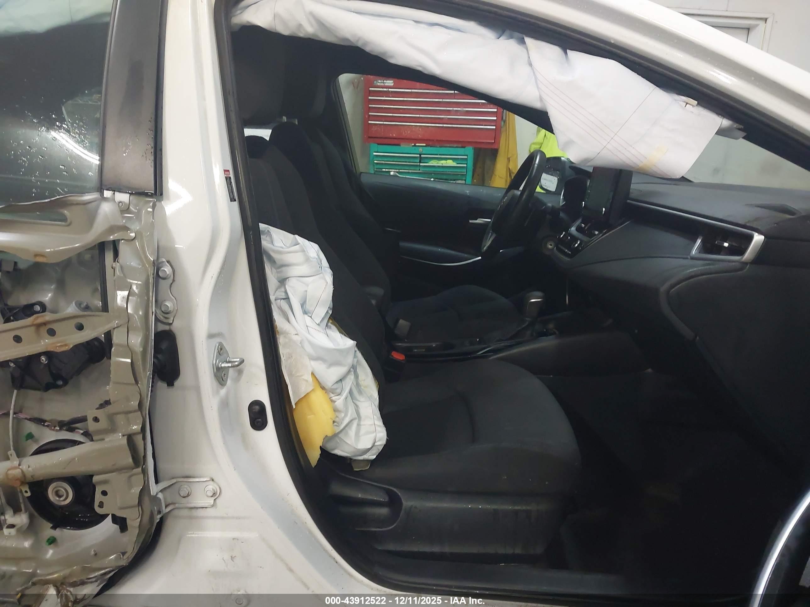 TOYOTA COROLLA image 5