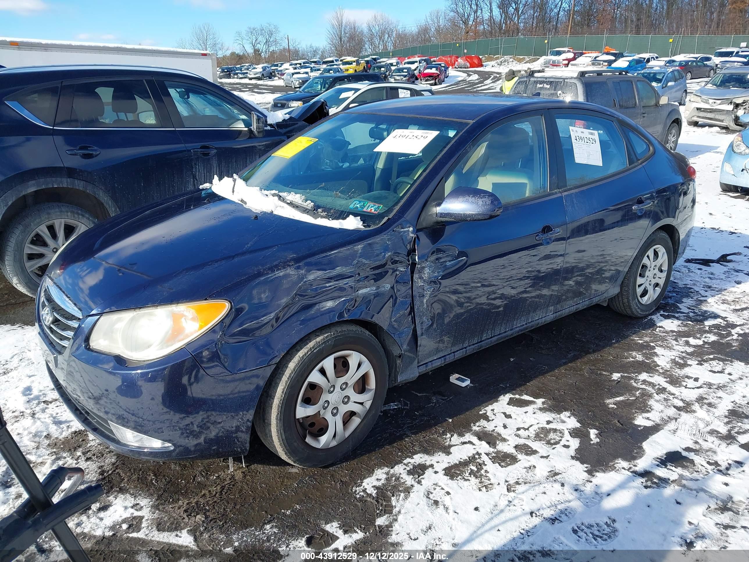 HYUNDAI ELANTRA image 2