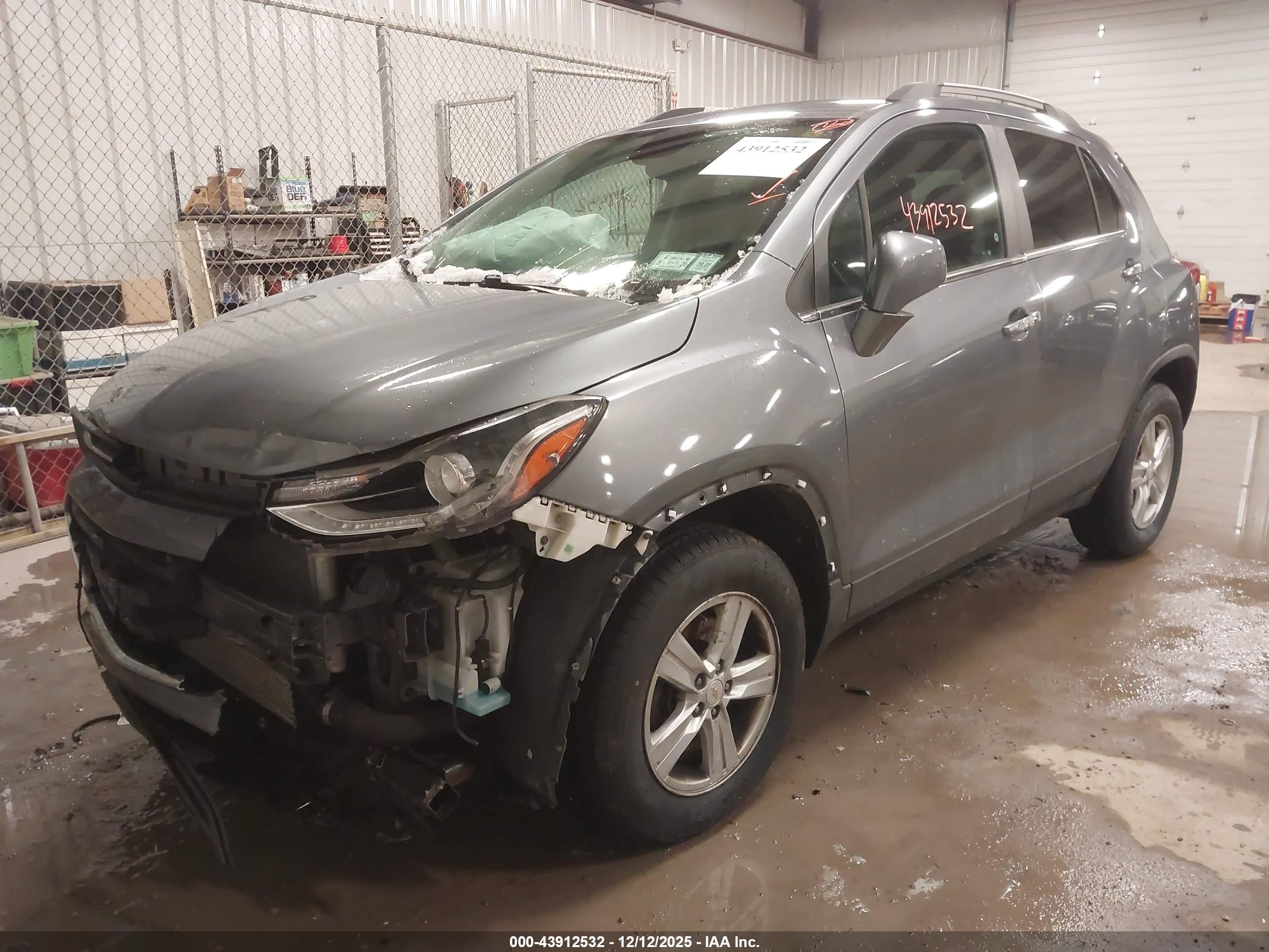 CHEVROLET TRAX image 2