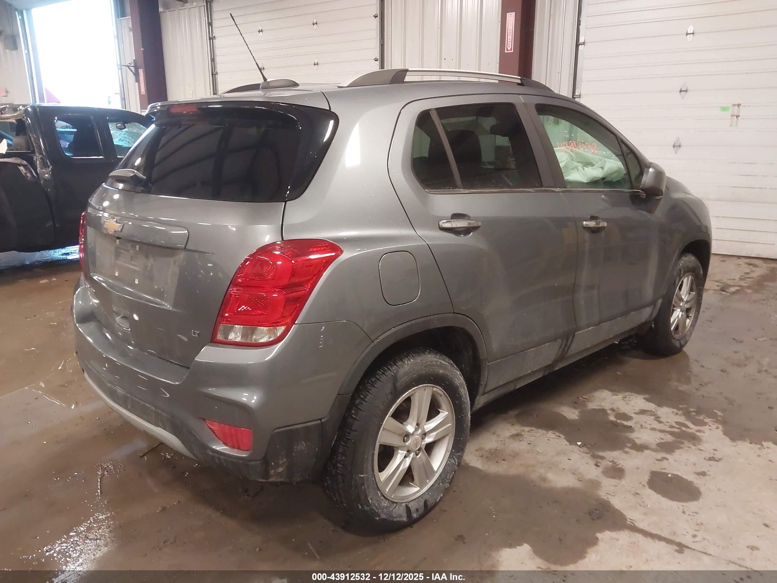 CHEVROLET TRAX image 4