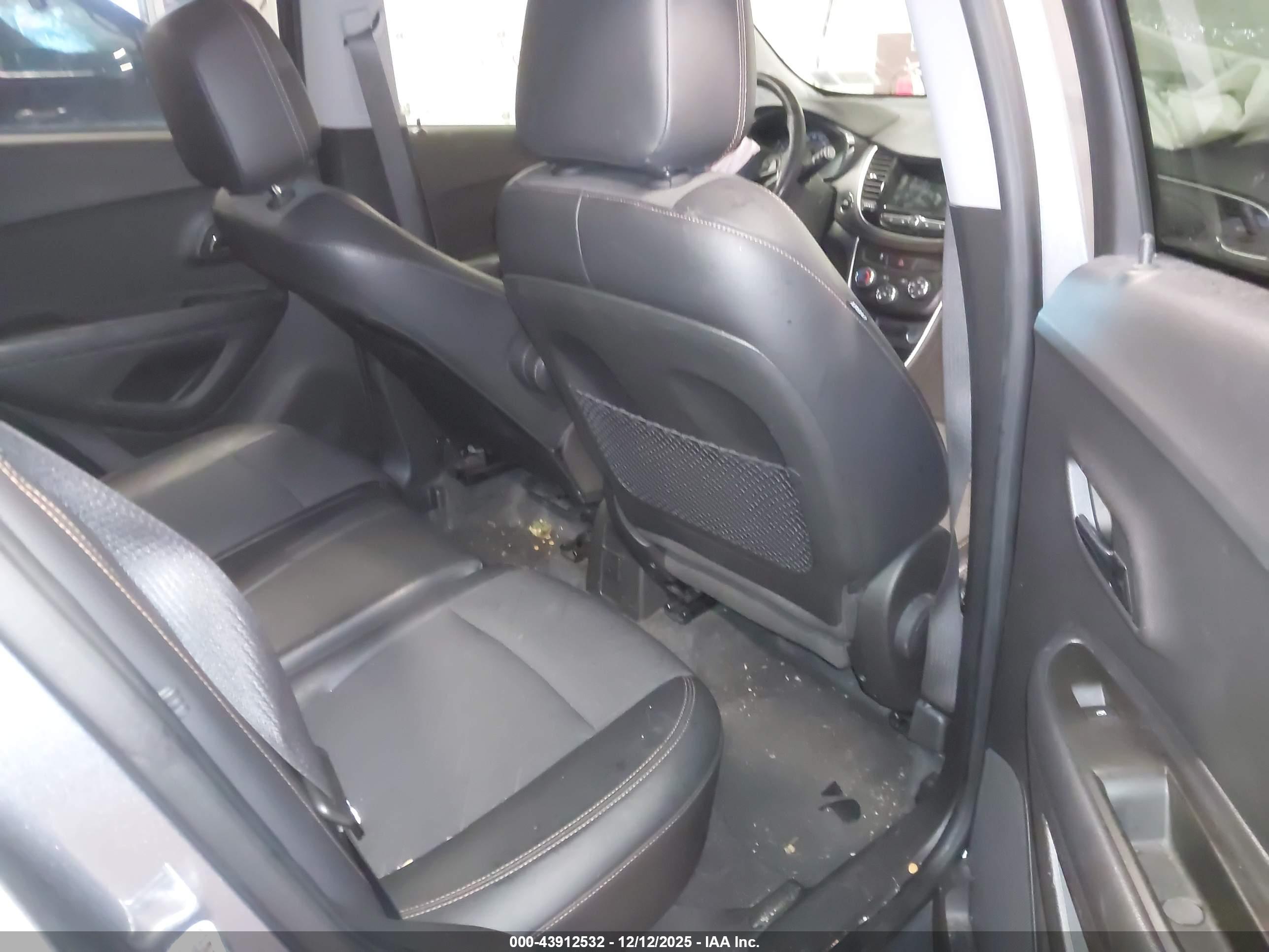 CHEVROLET TRAX image 8