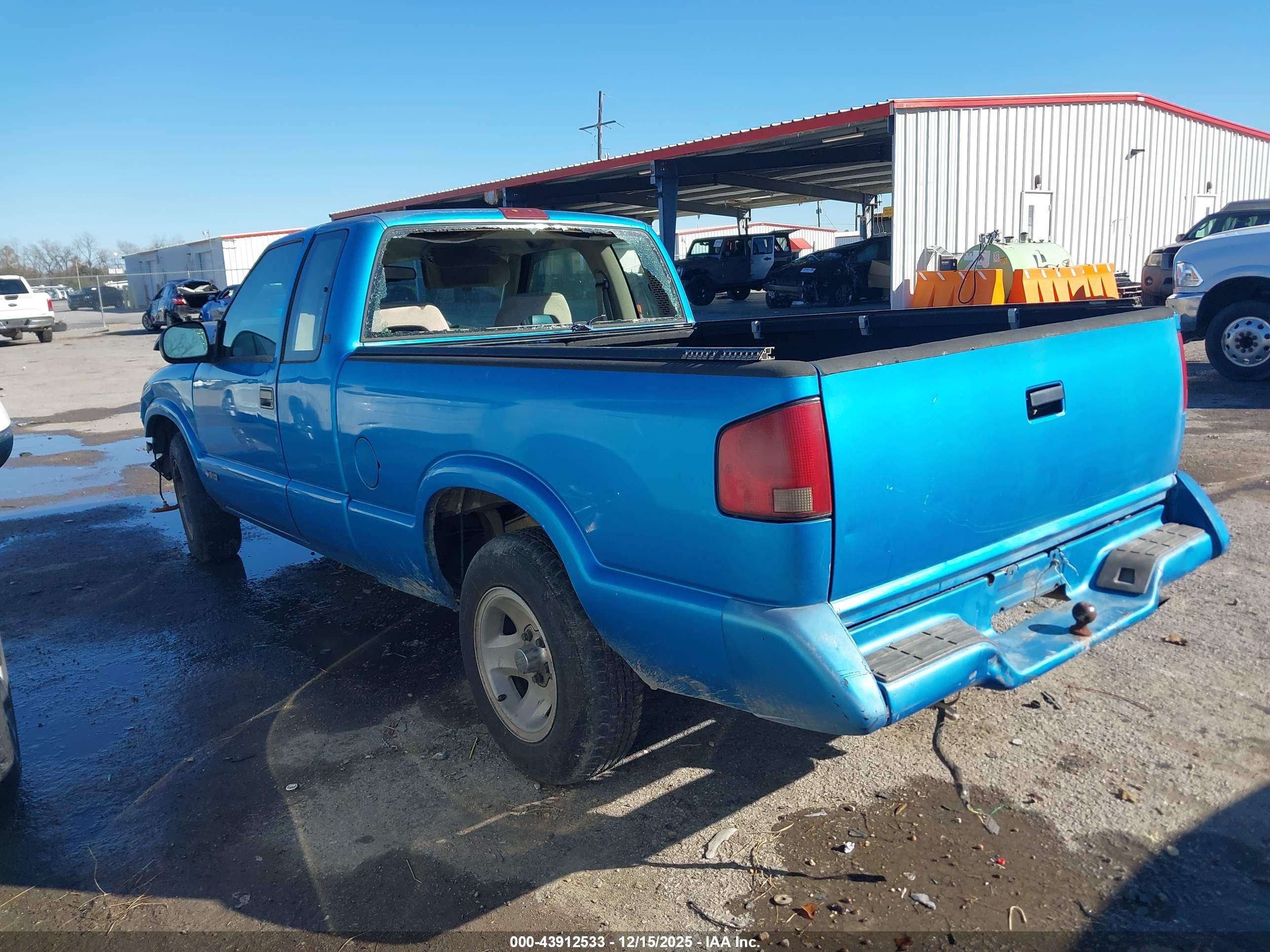 CHEVROLET S image 3