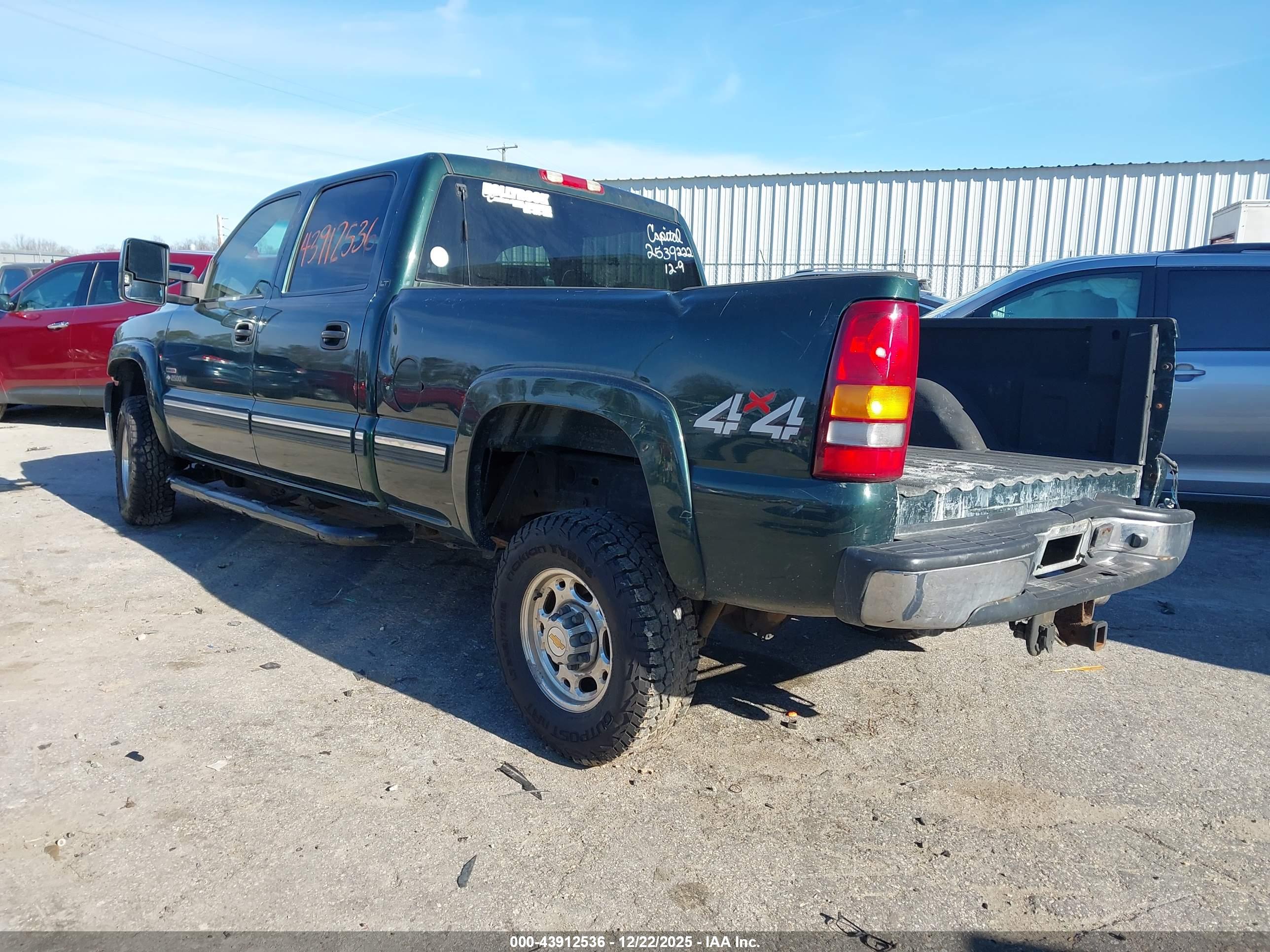CHEVROLET SILVERADO image 3