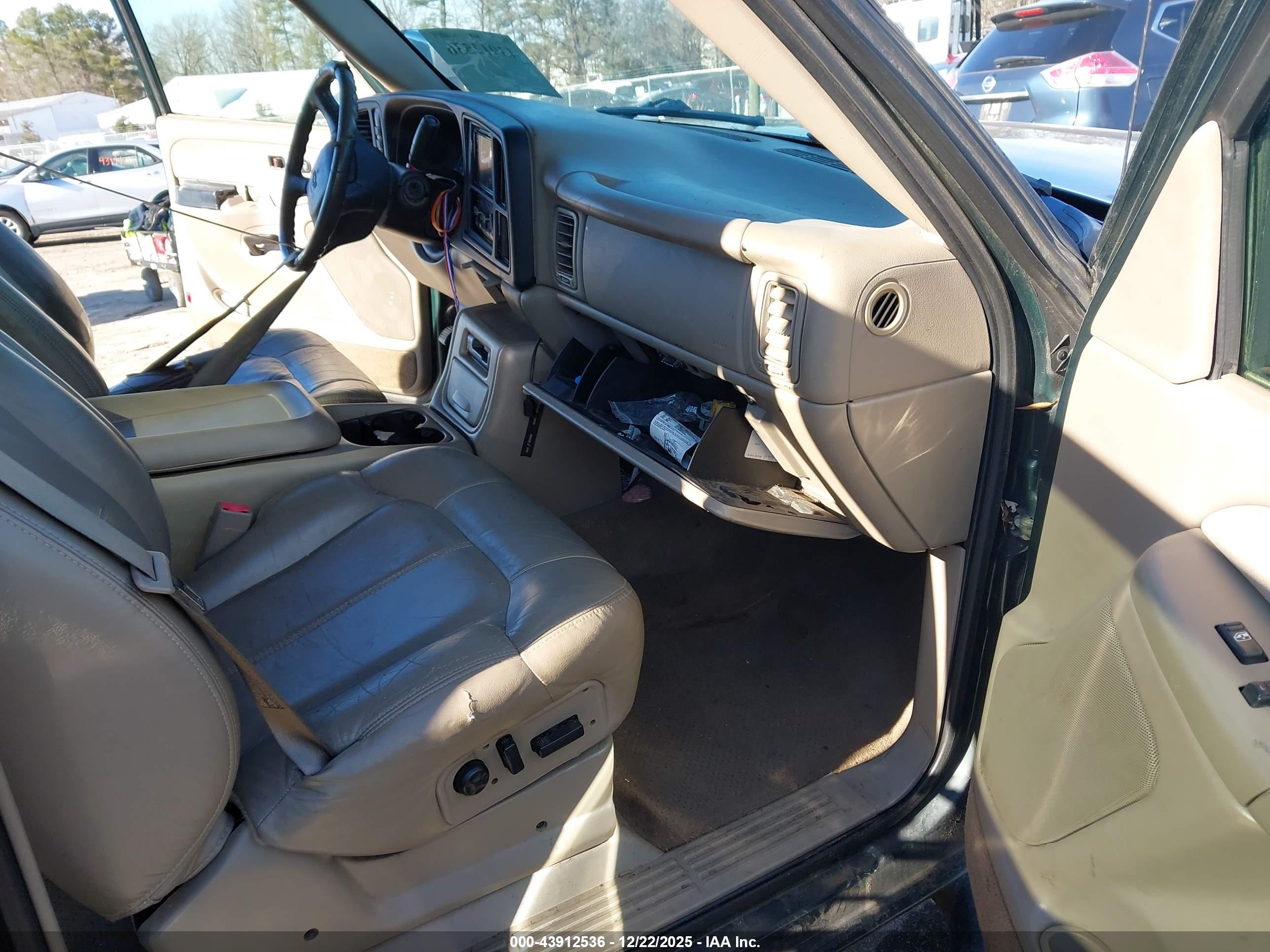 CHEVROLET SILVERADO image 5