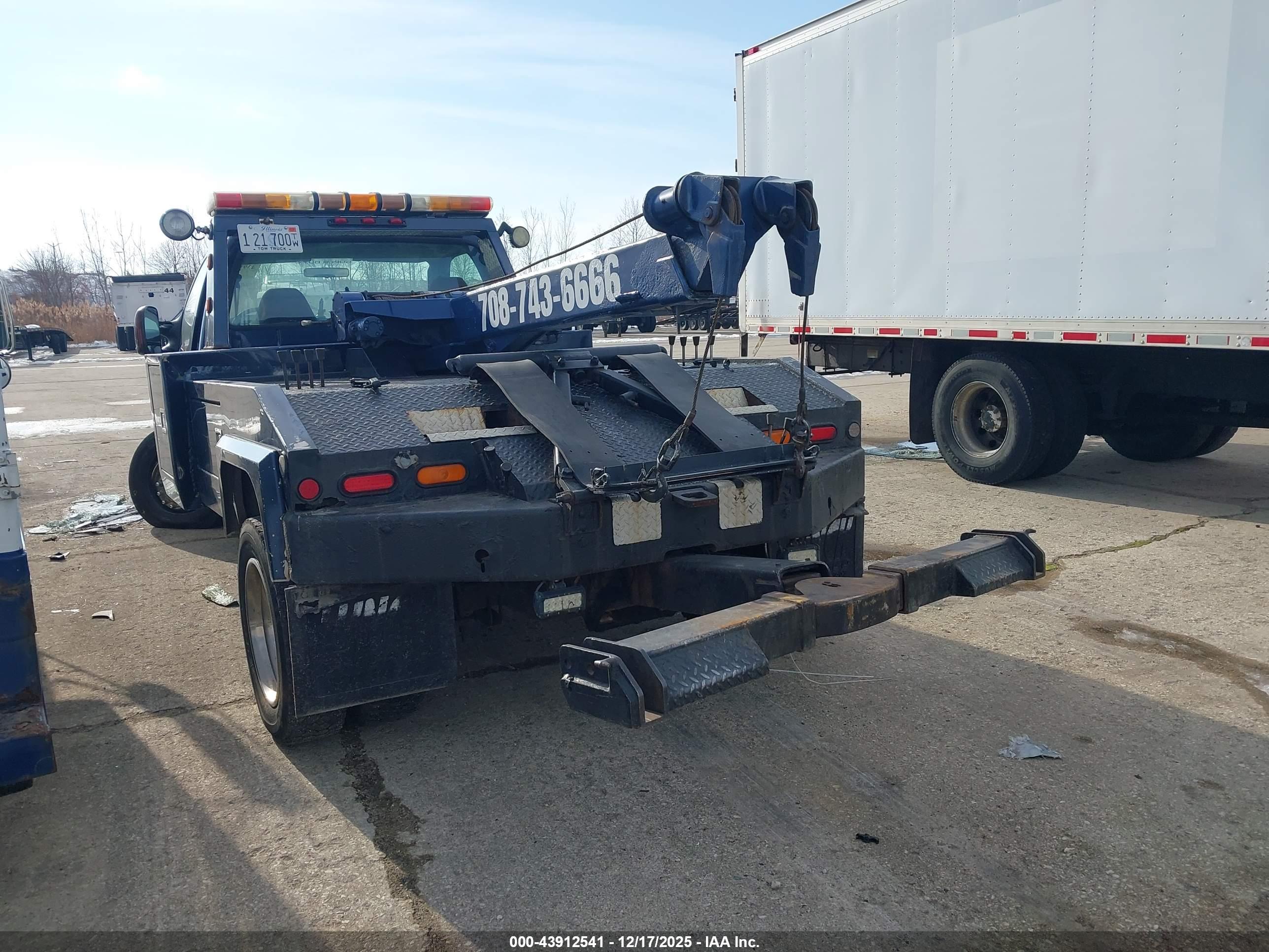 FORD F-550 image 3