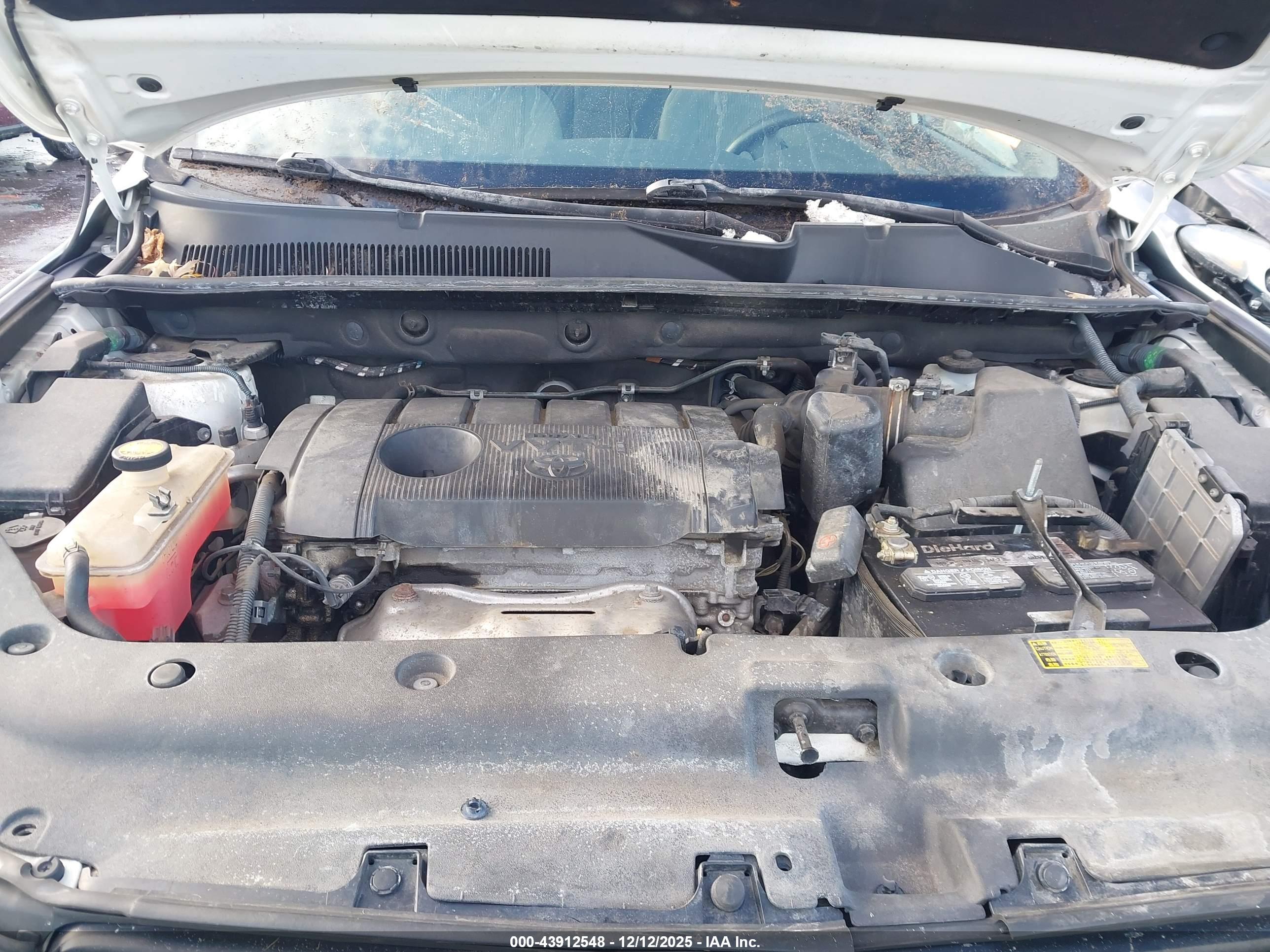 TOYOTA RAV4 image 10