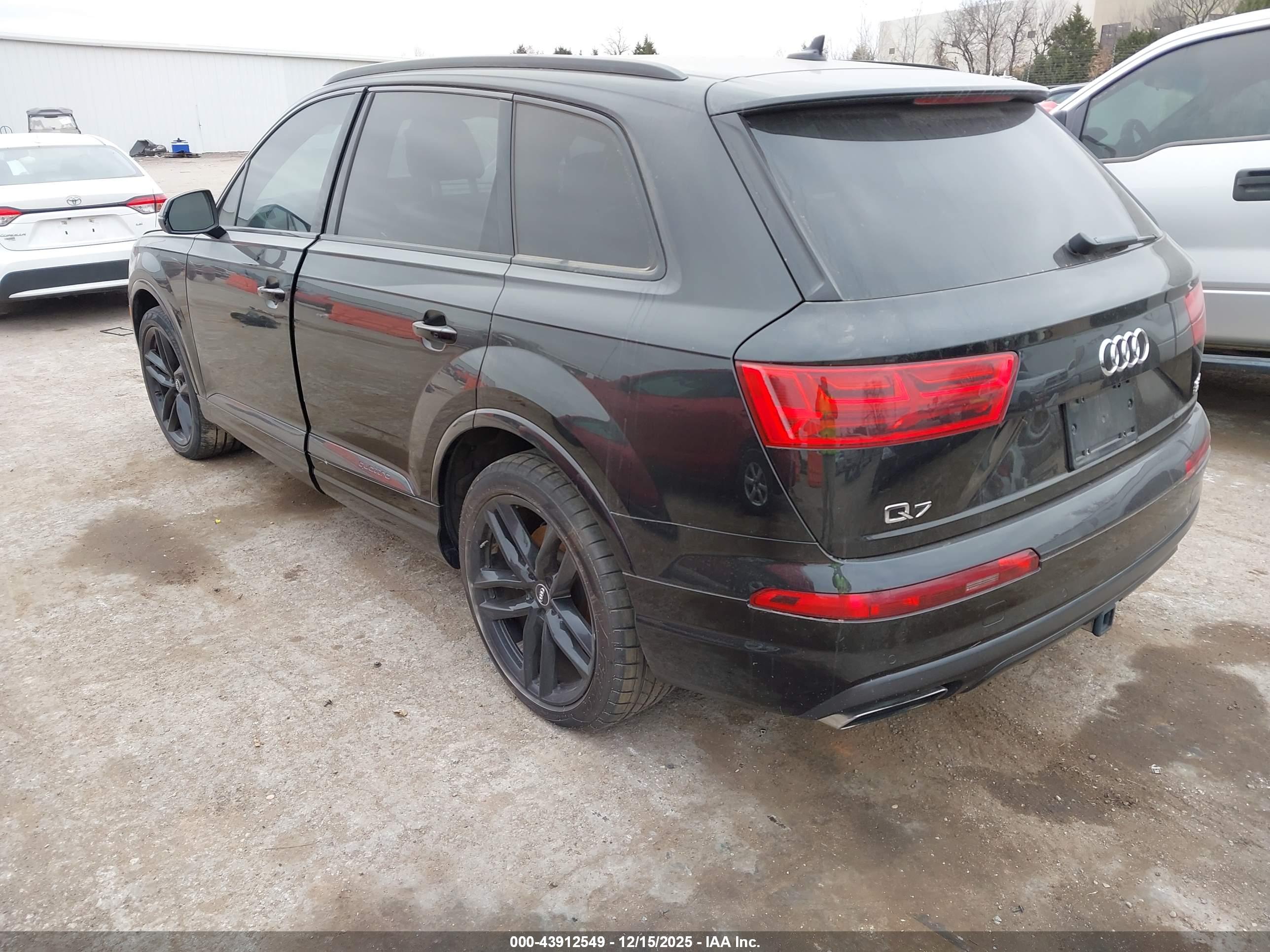 AUDI Q7 image 3