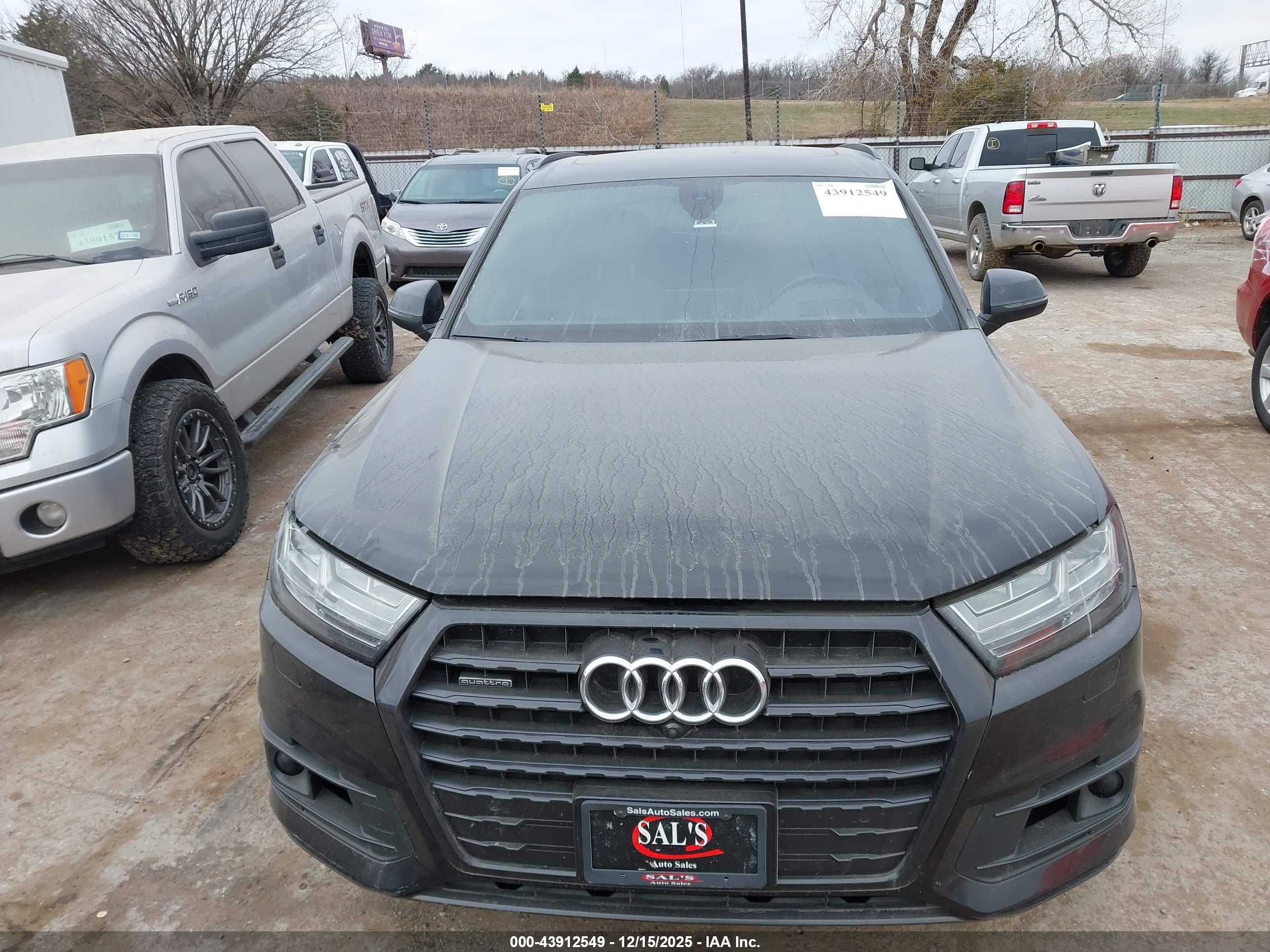 AUDI Q7 image 6