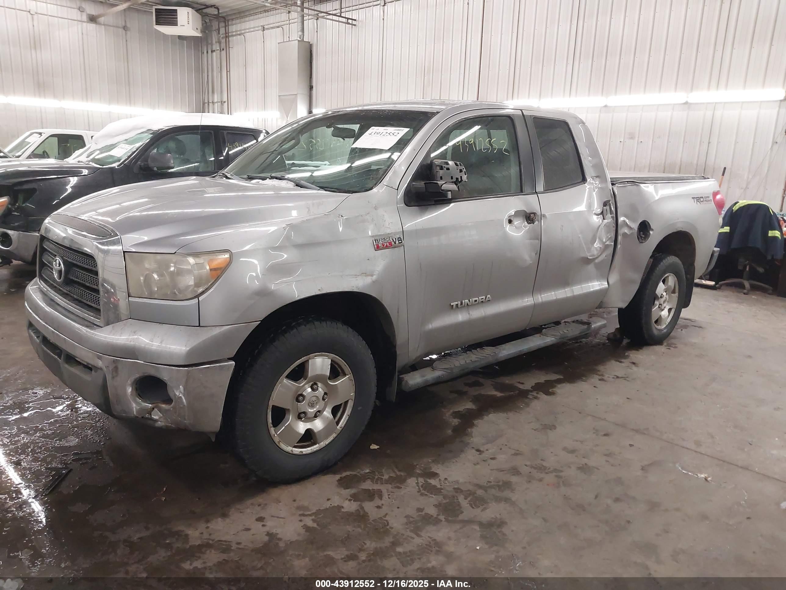 TOYOTA TUNDRA image 2