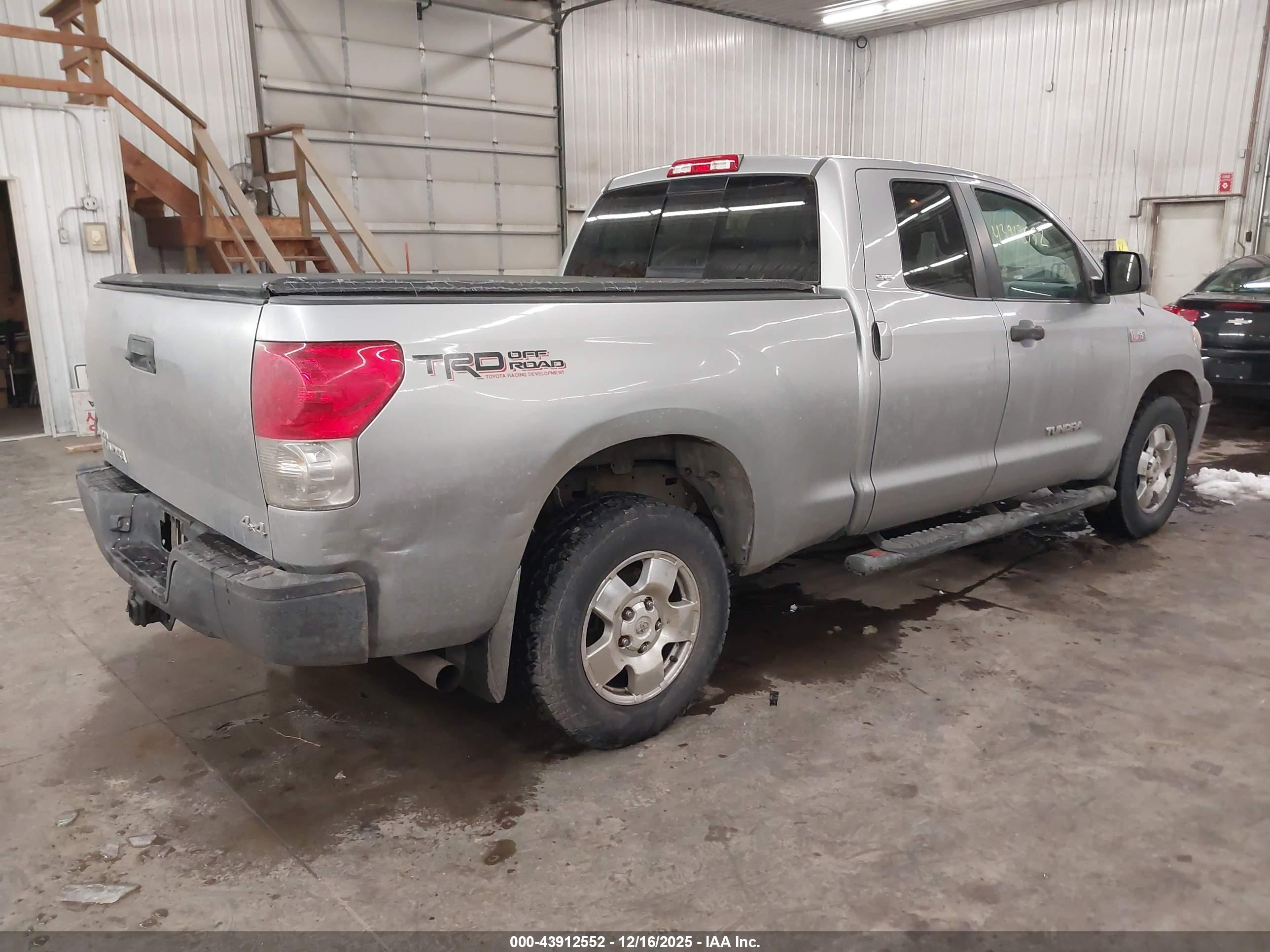 TOYOTA TUNDRA image 4