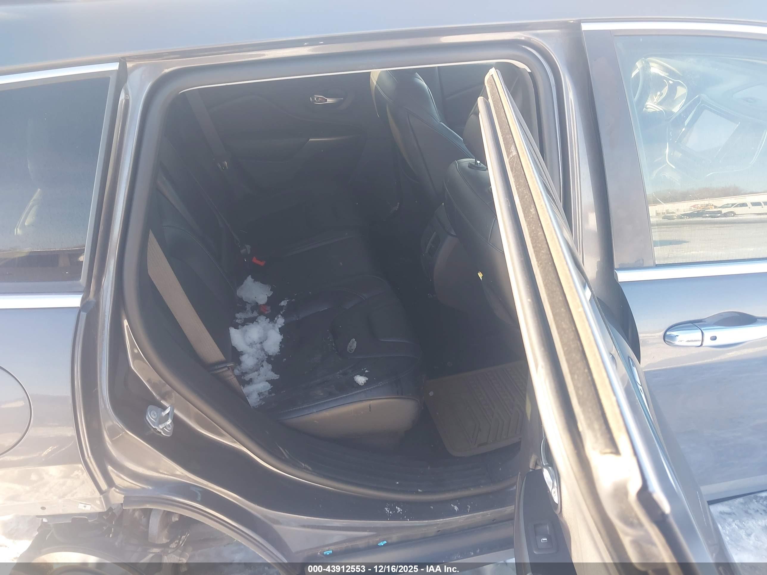 JEEP CHEROKEE image 8