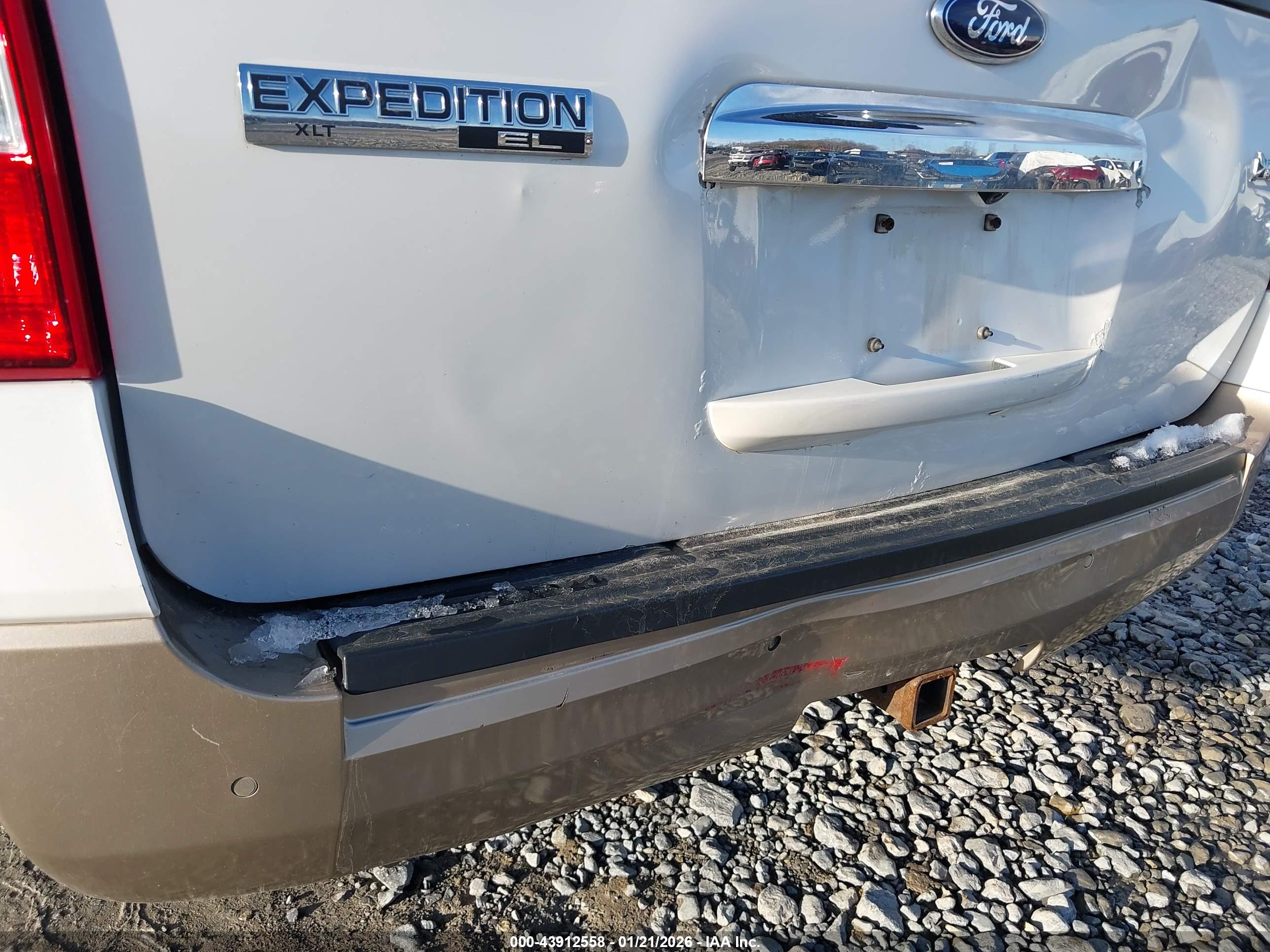 FORD EXPEDITION image 6