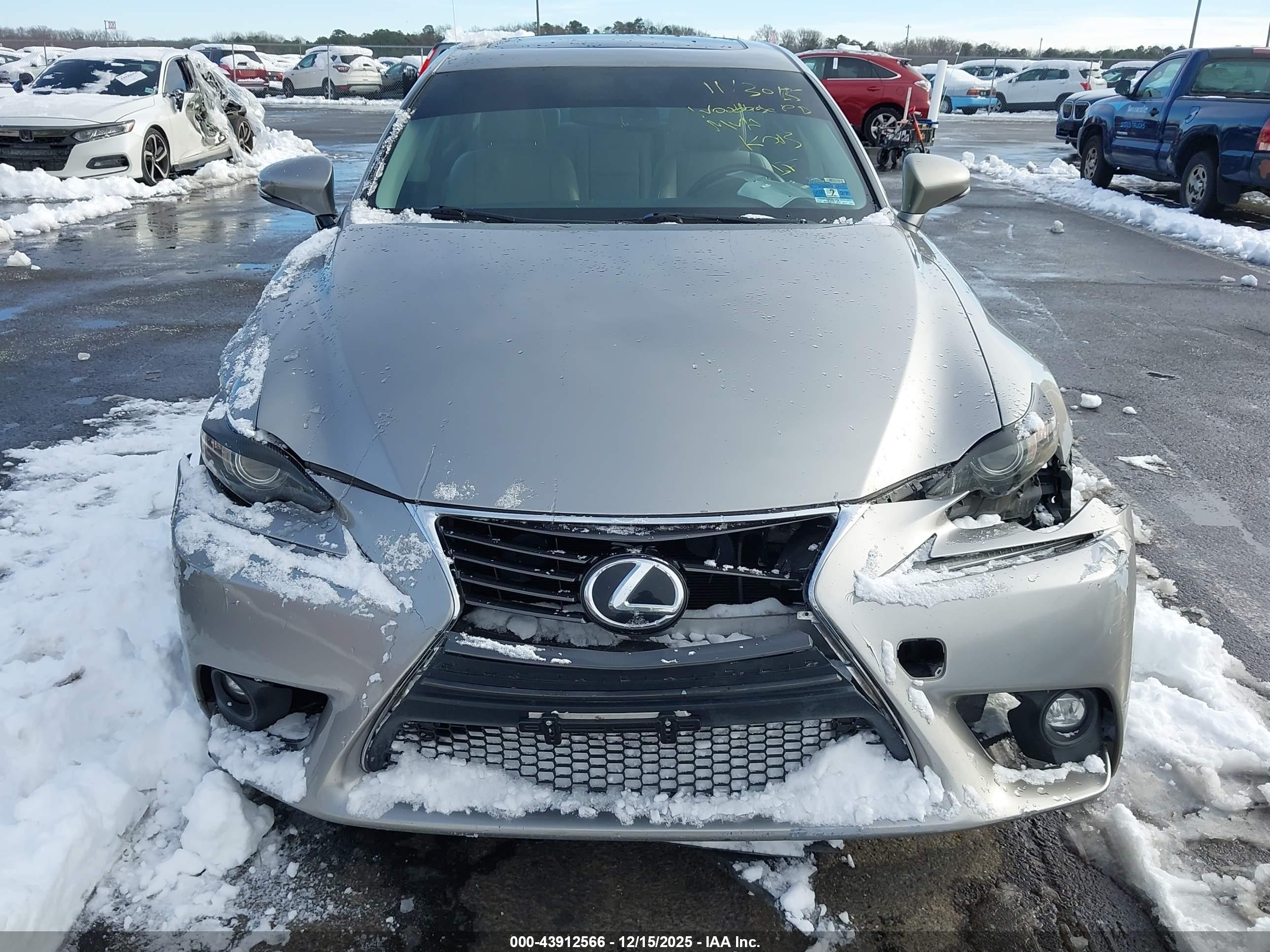 LEXUS IS image 6