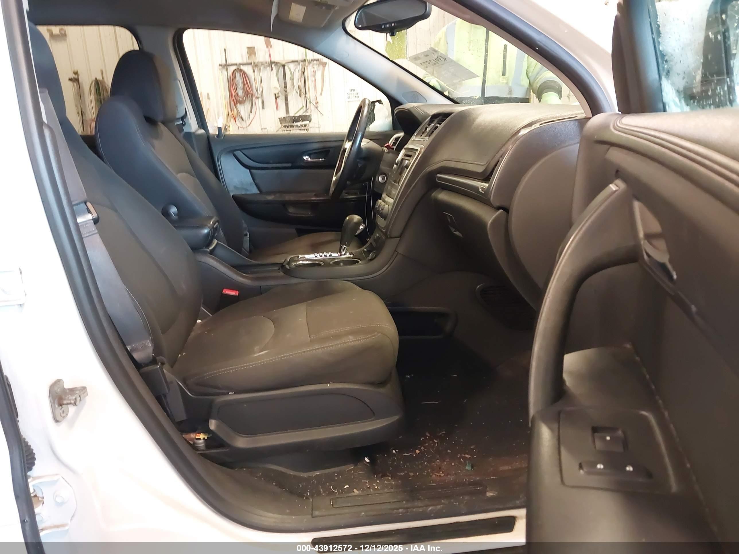 GMC ACADIA image 5