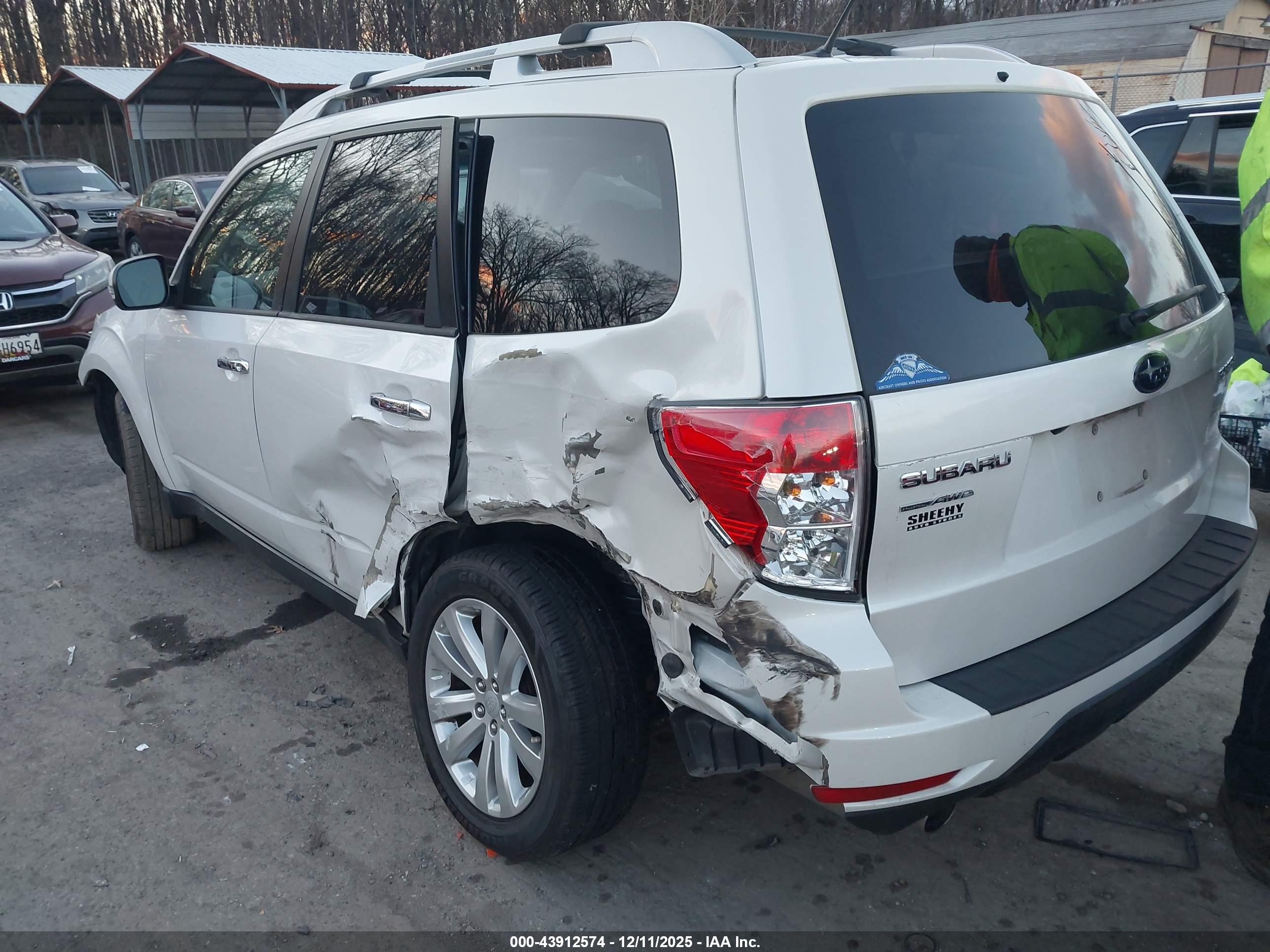 SUBARU FORESTER image 3