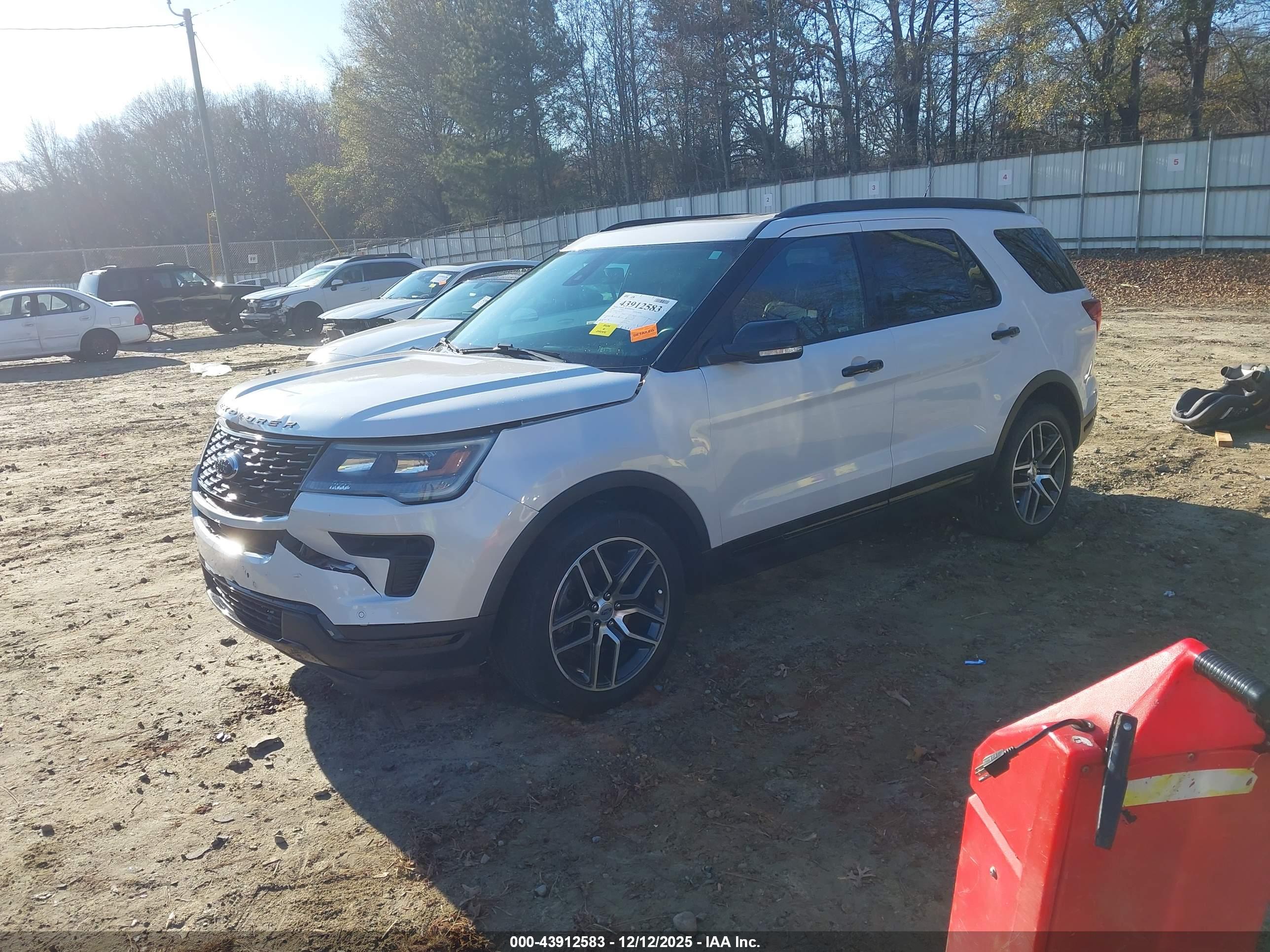 FORD EXPLORER image 2