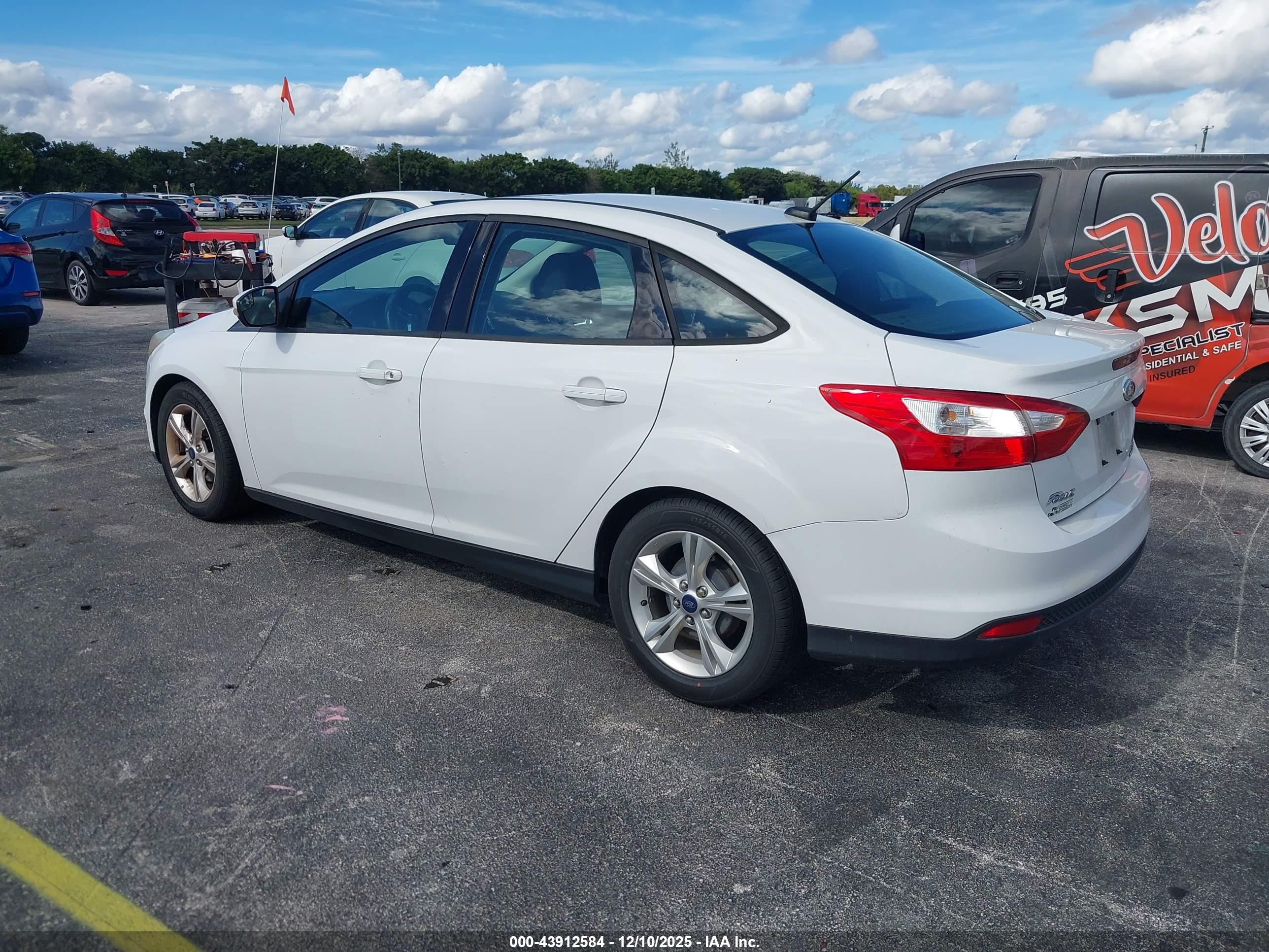 FORD FOCUS image 3