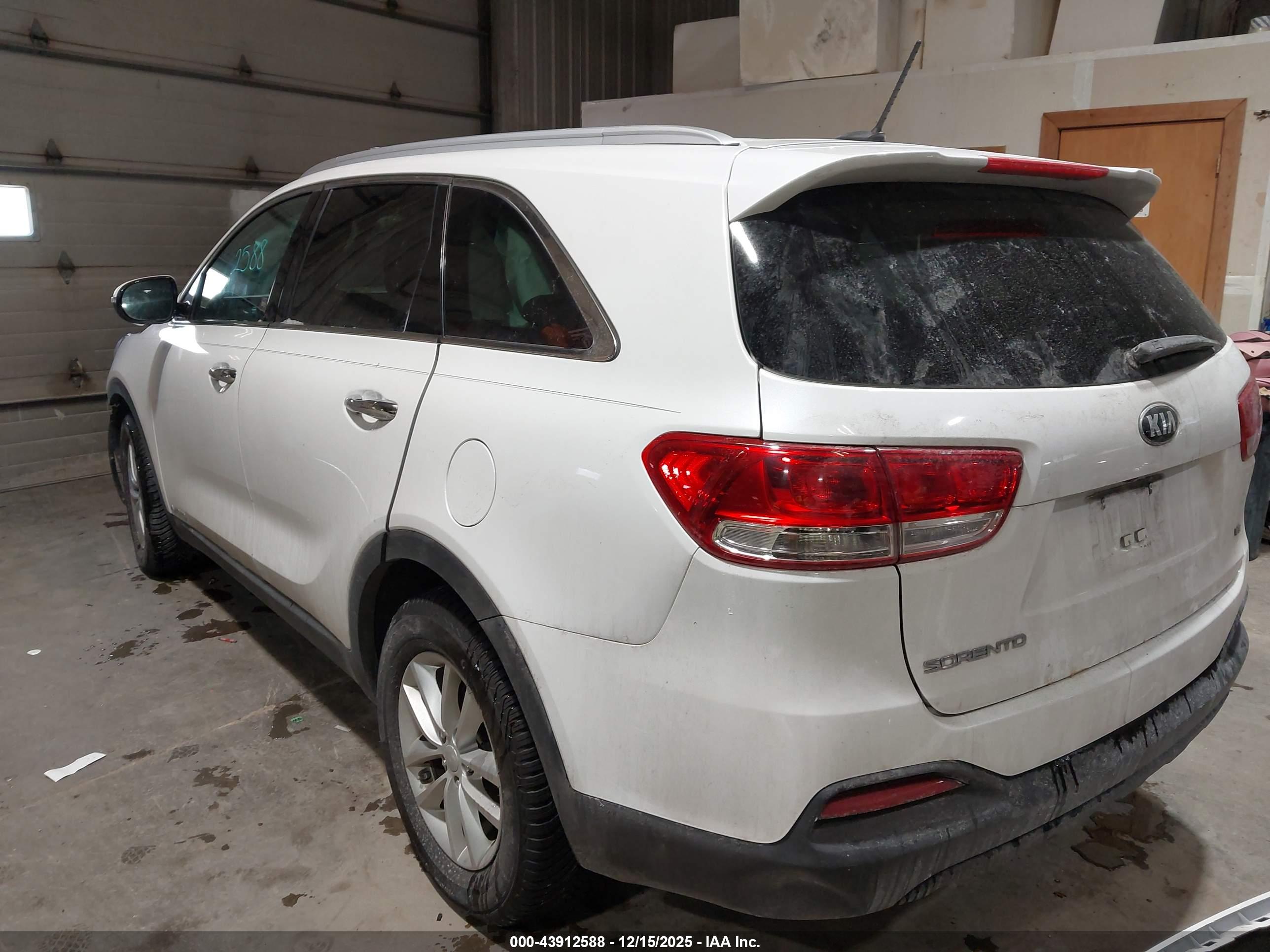 KIA SORENTO image 3