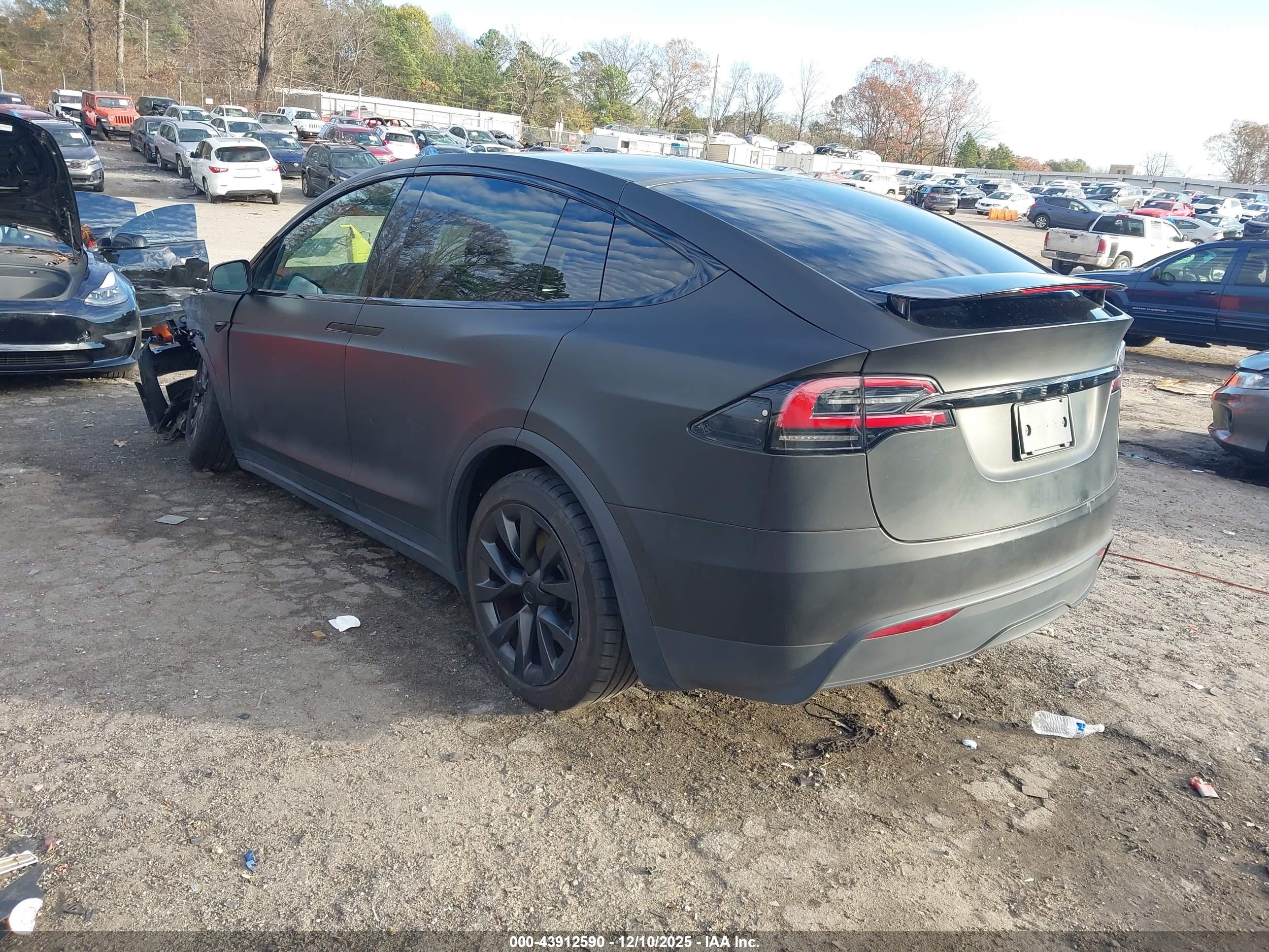 TESLA MODEL image 3