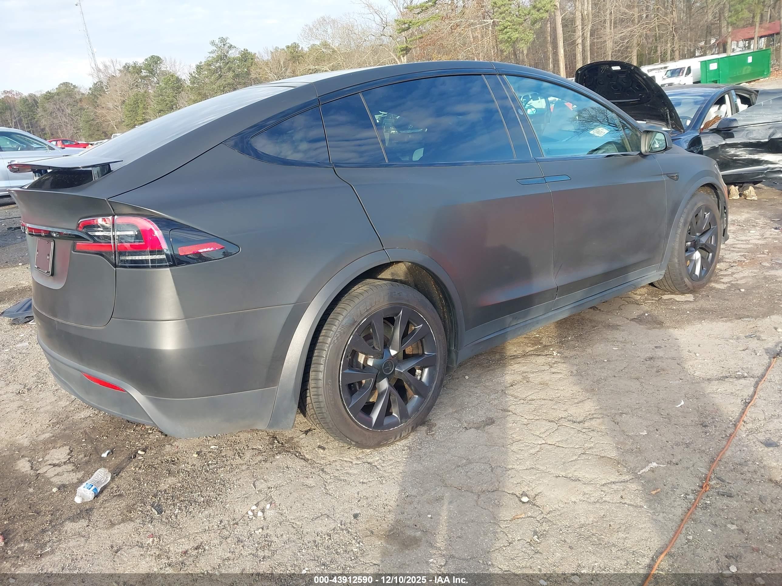 TESLA MODEL image 4