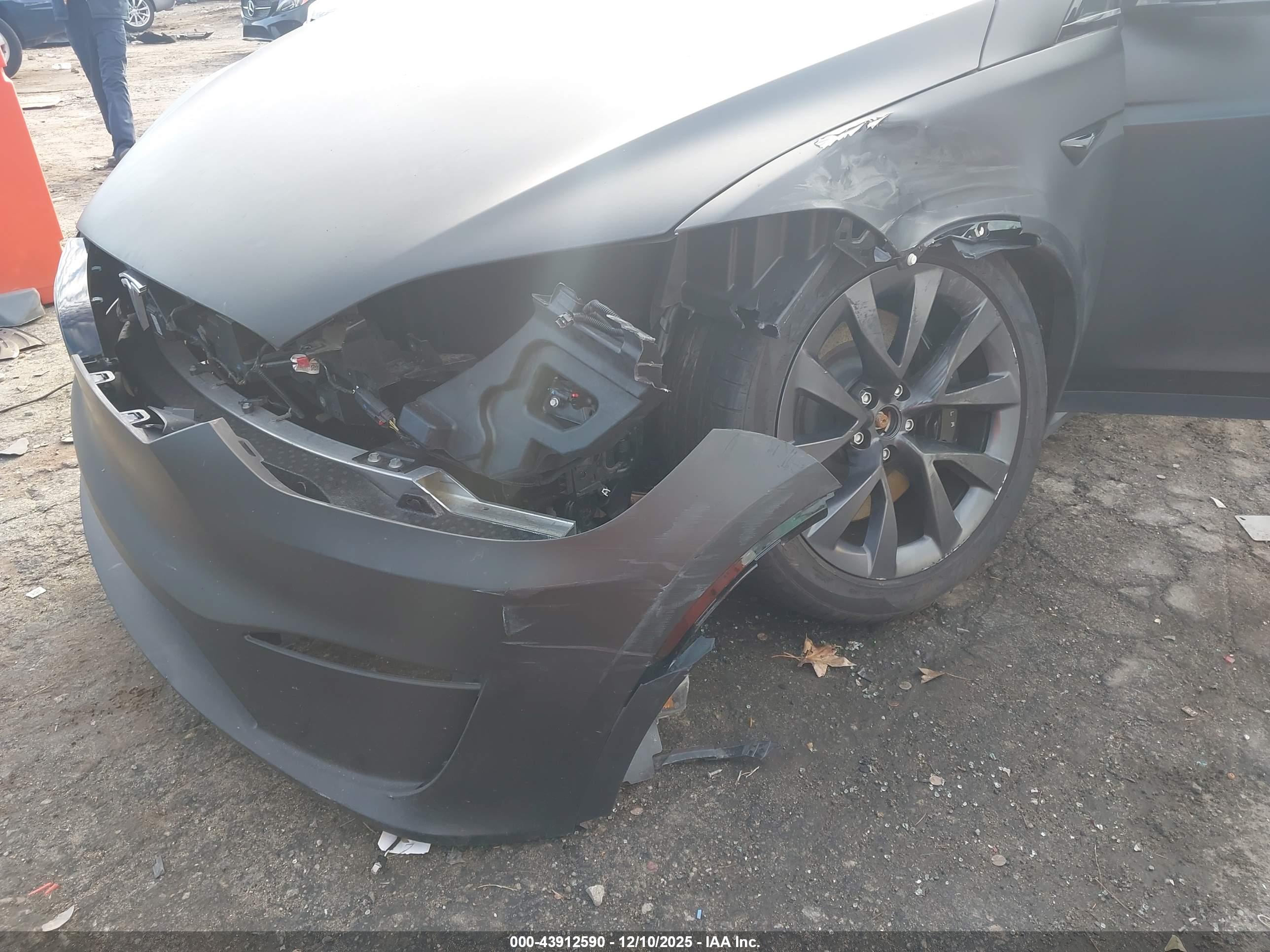 TESLA MODEL image 6