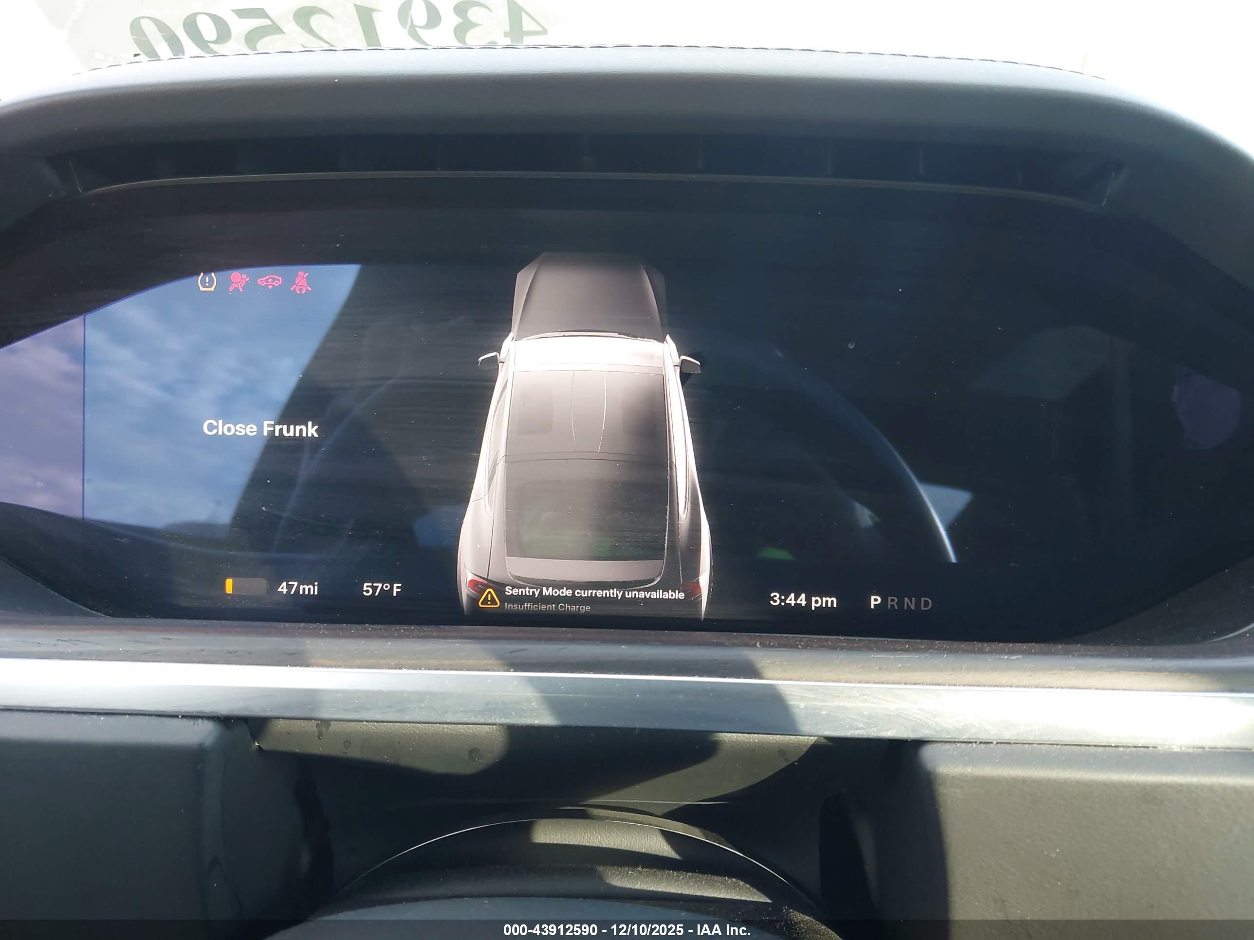 TESLA MODEL image 7