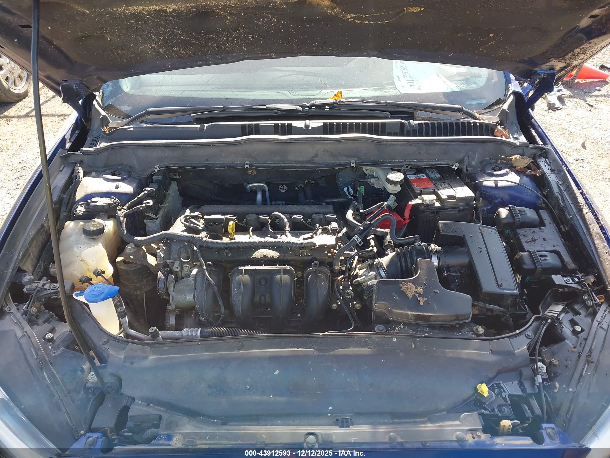 FORD FUSION image 10
