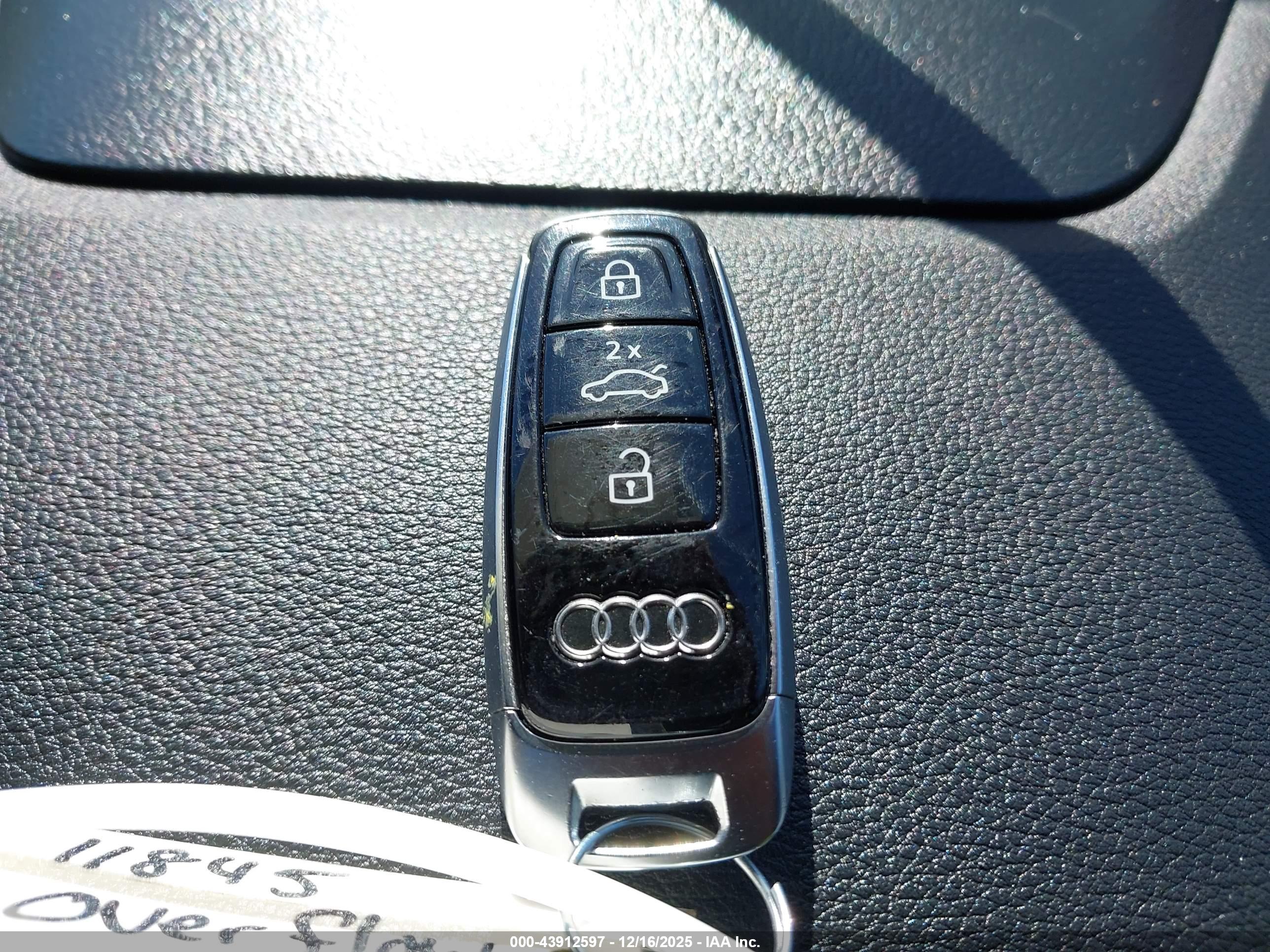 AUDI Q7 image 11