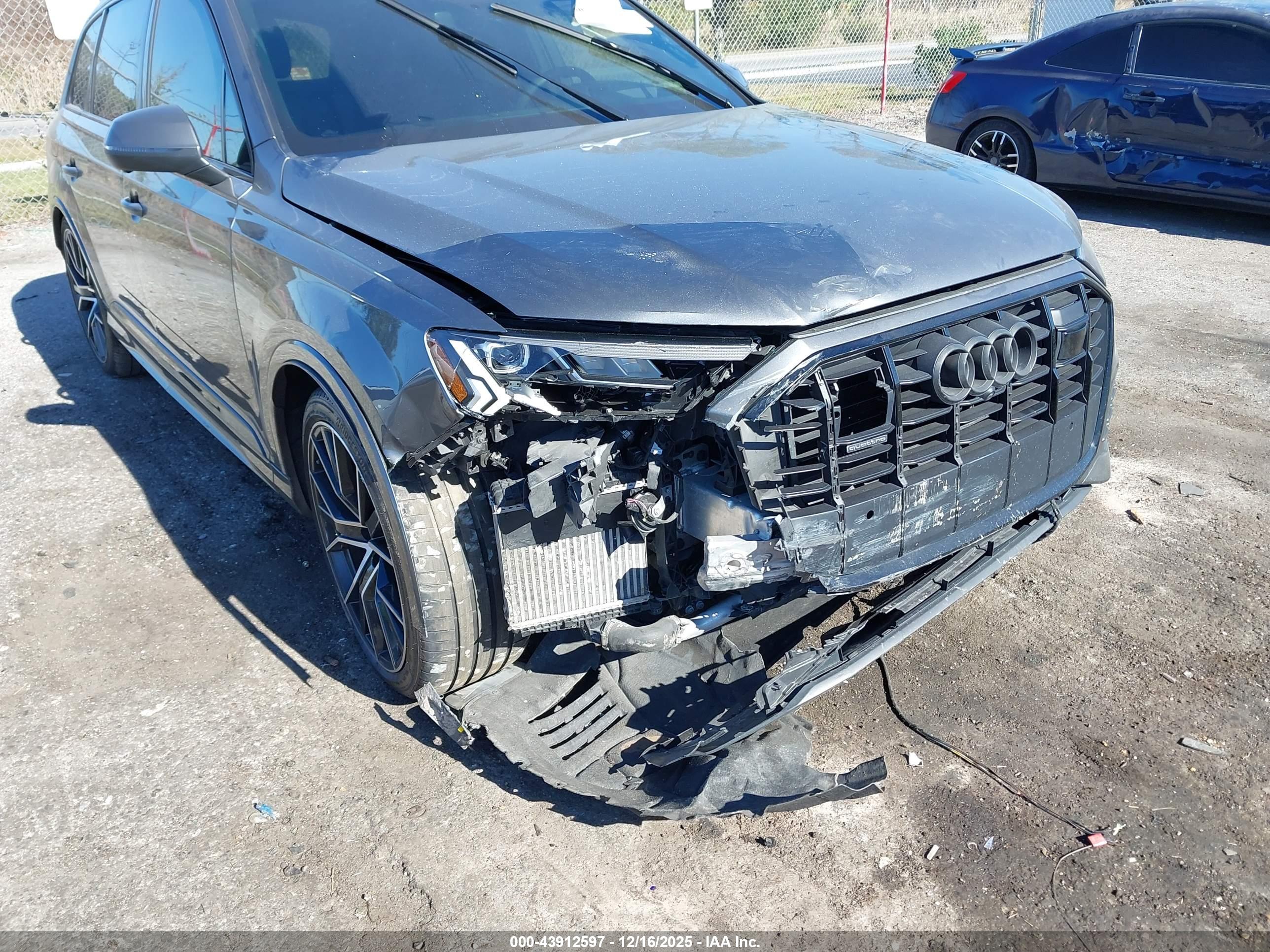 AUDI Q7 image 6