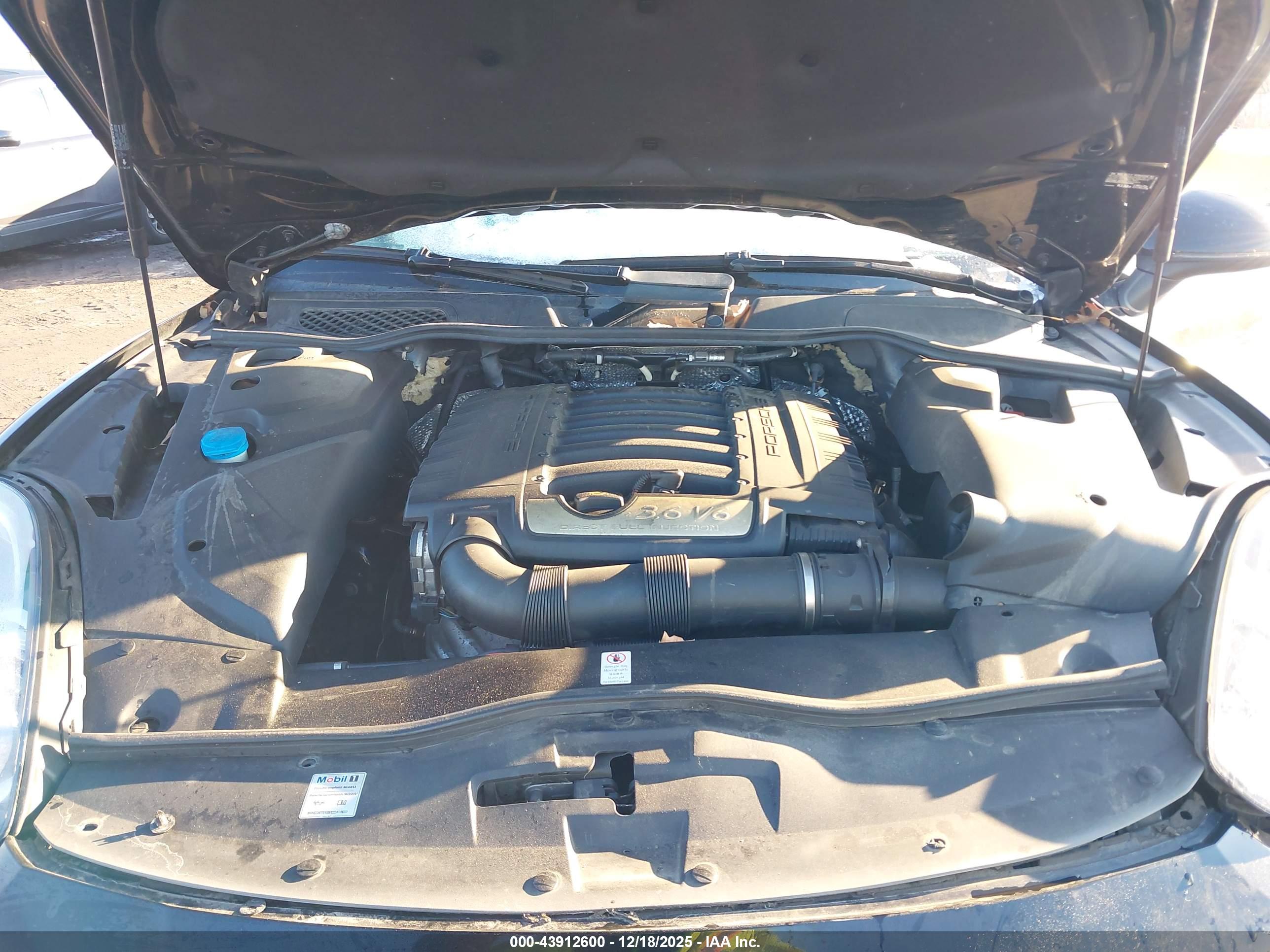 PORSCHE CAYENNE image 10