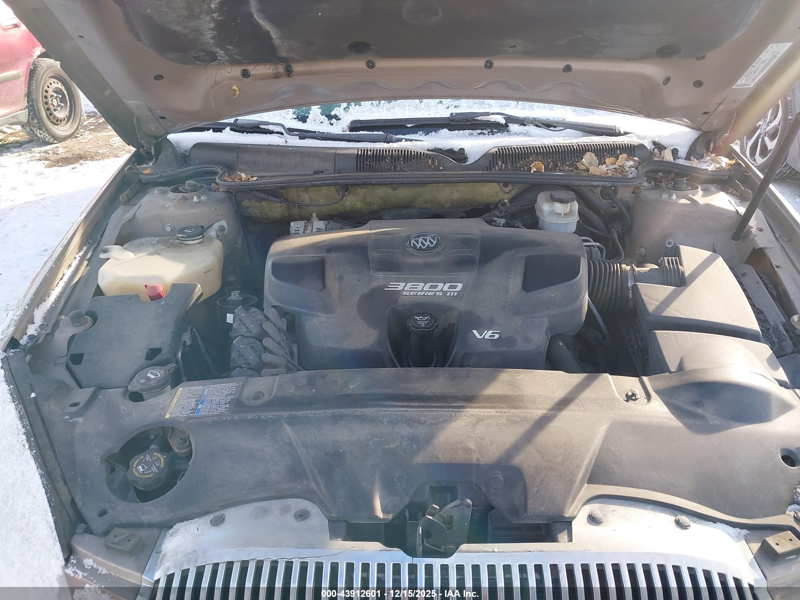 BUICK LUCERNE image 10