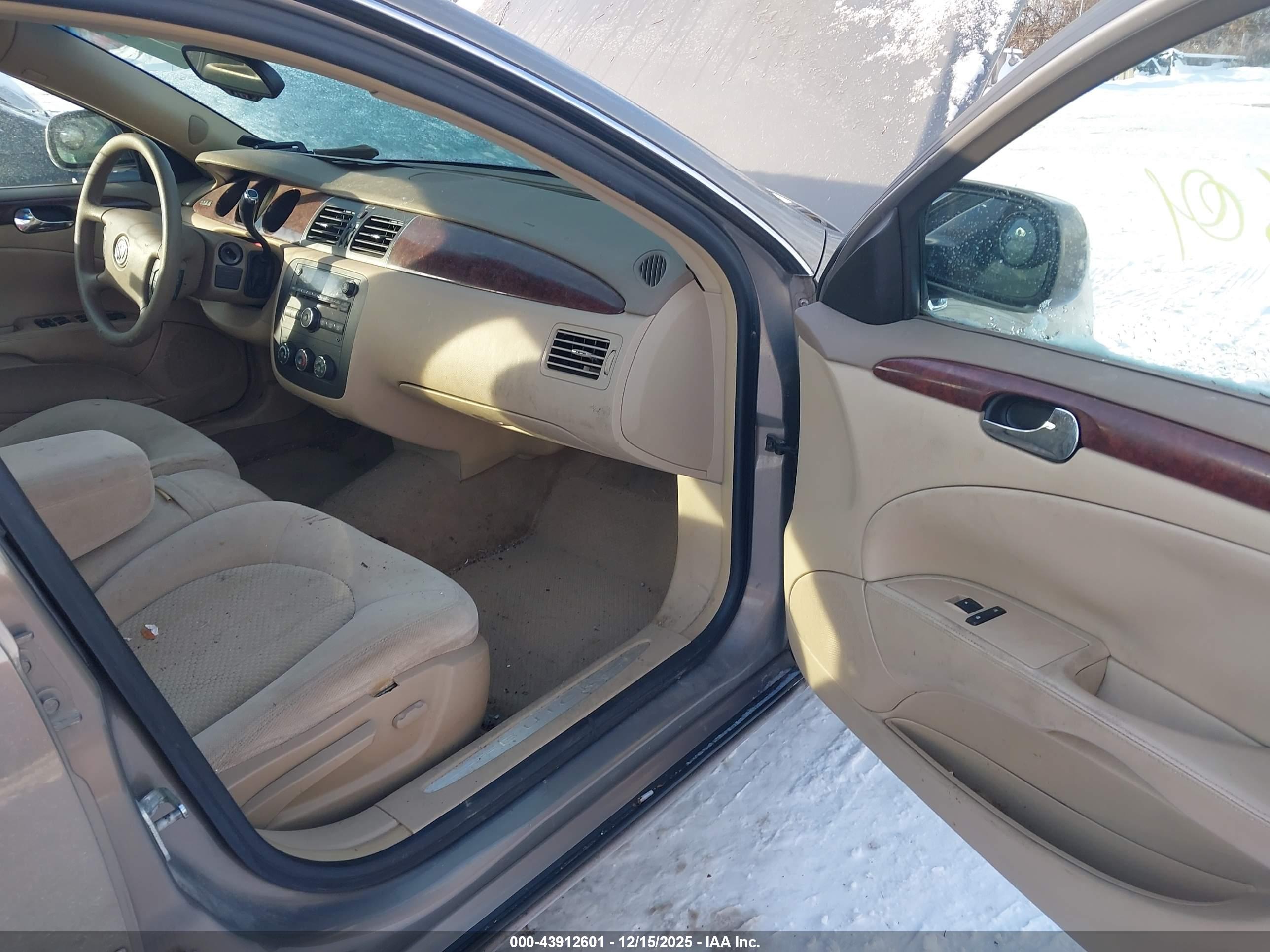 BUICK LUCERNE image 5