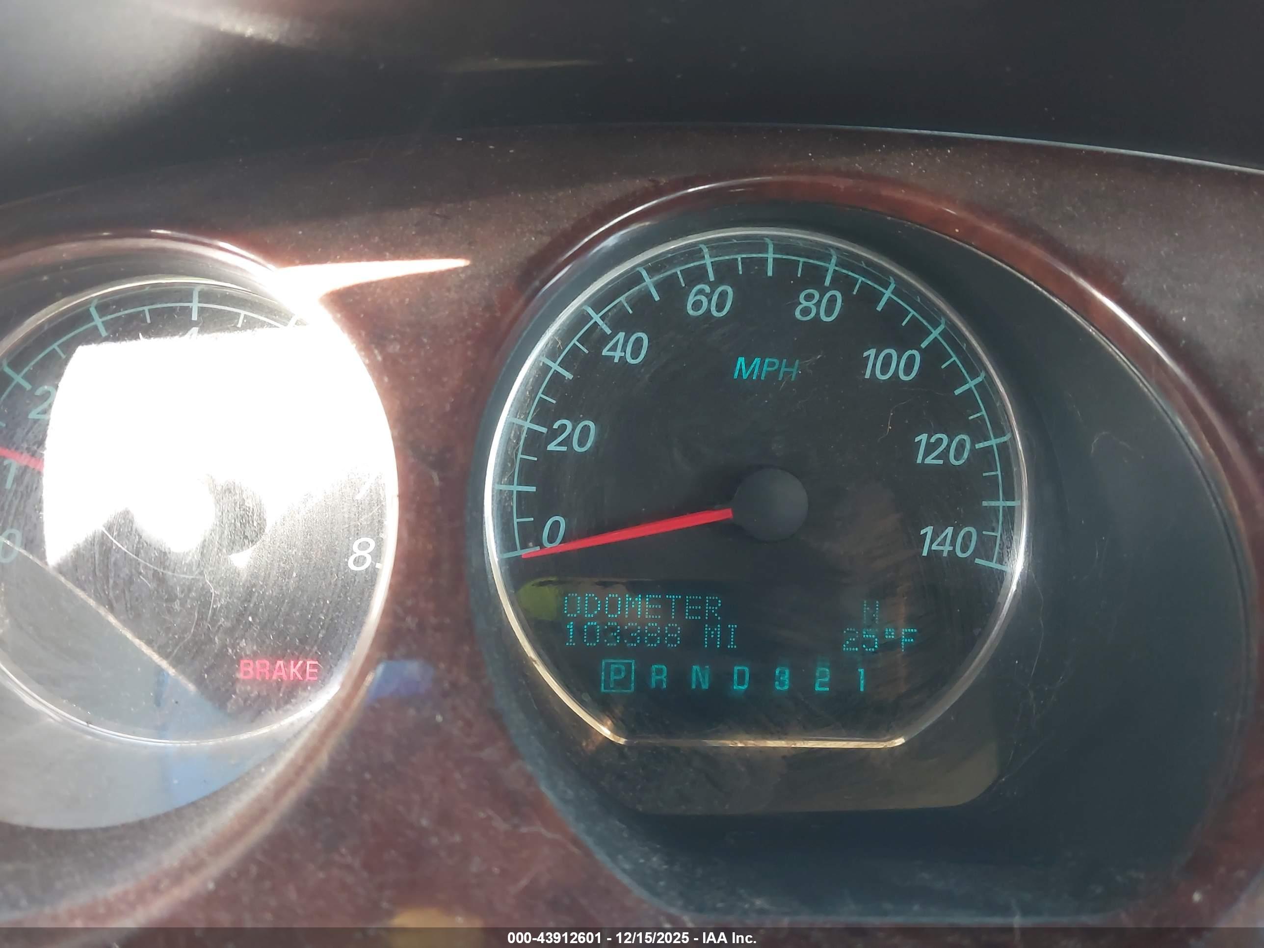 BUICK LUCERNE image 7
